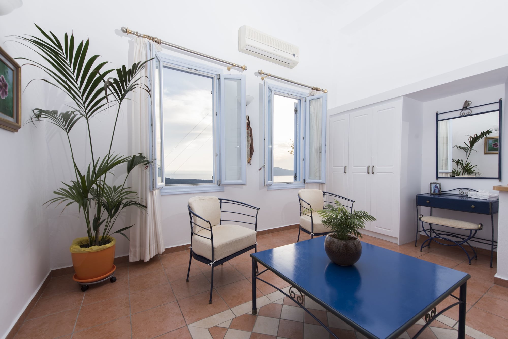 Kastro Suites
