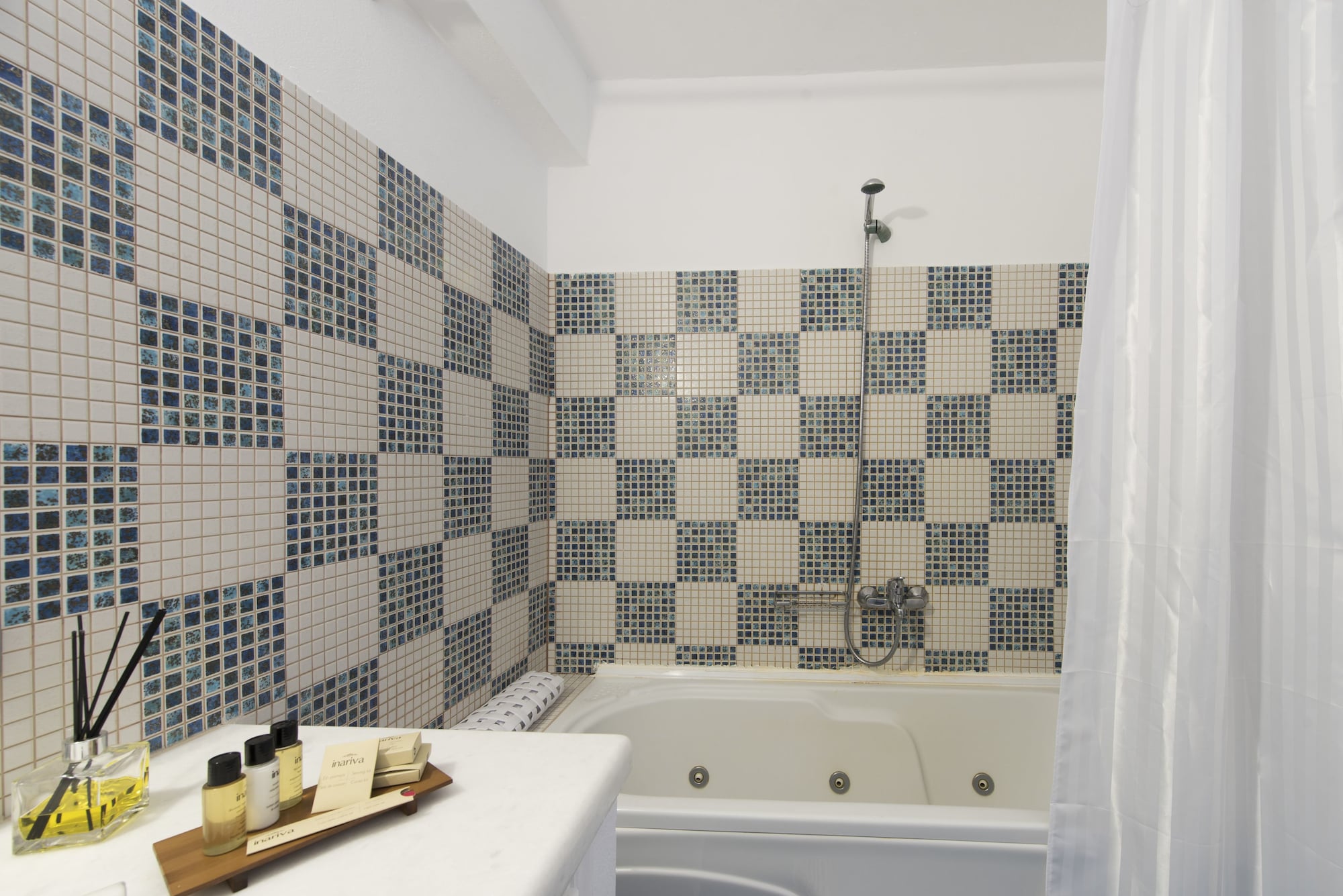 Kastro Suites