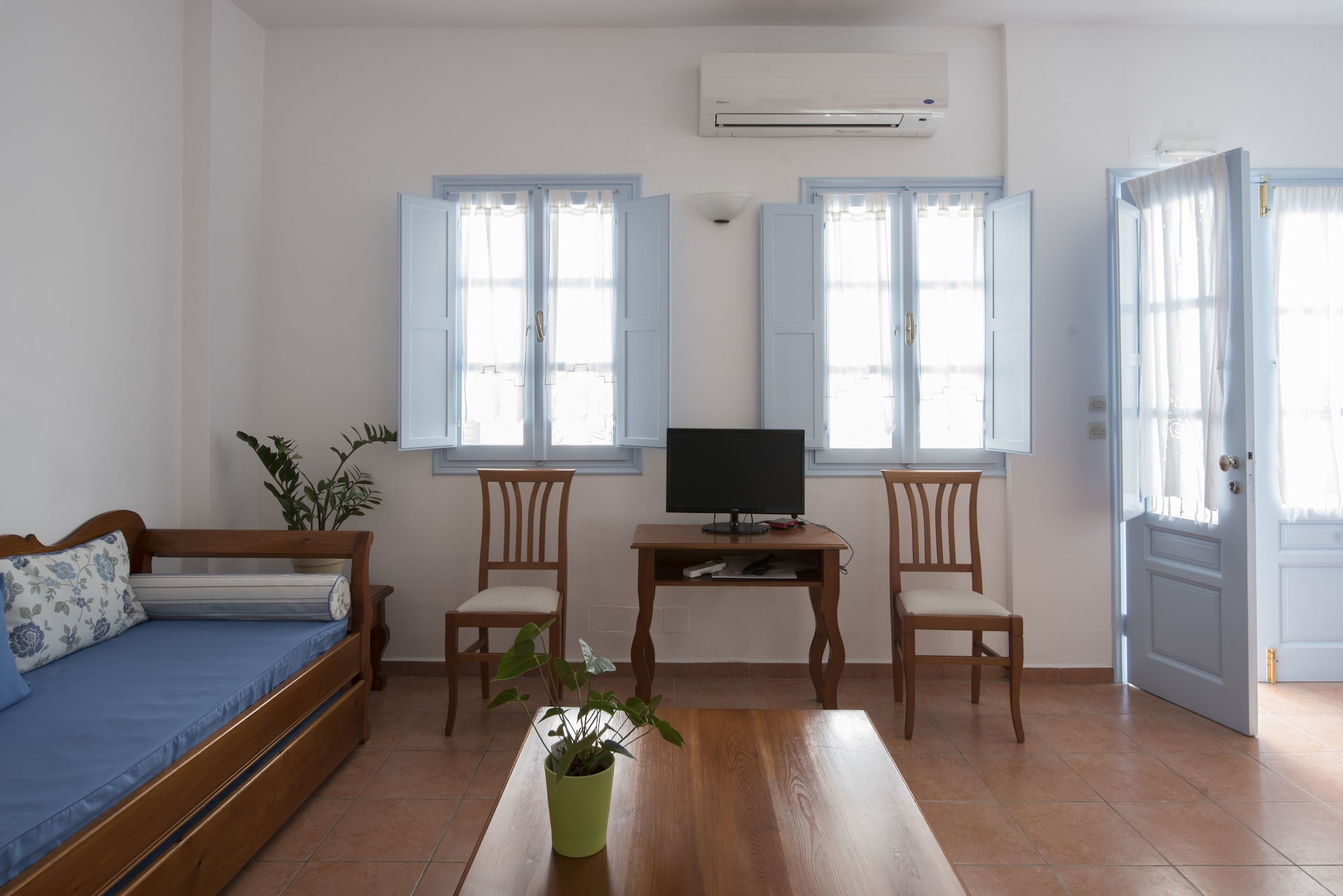 Kastro Suites