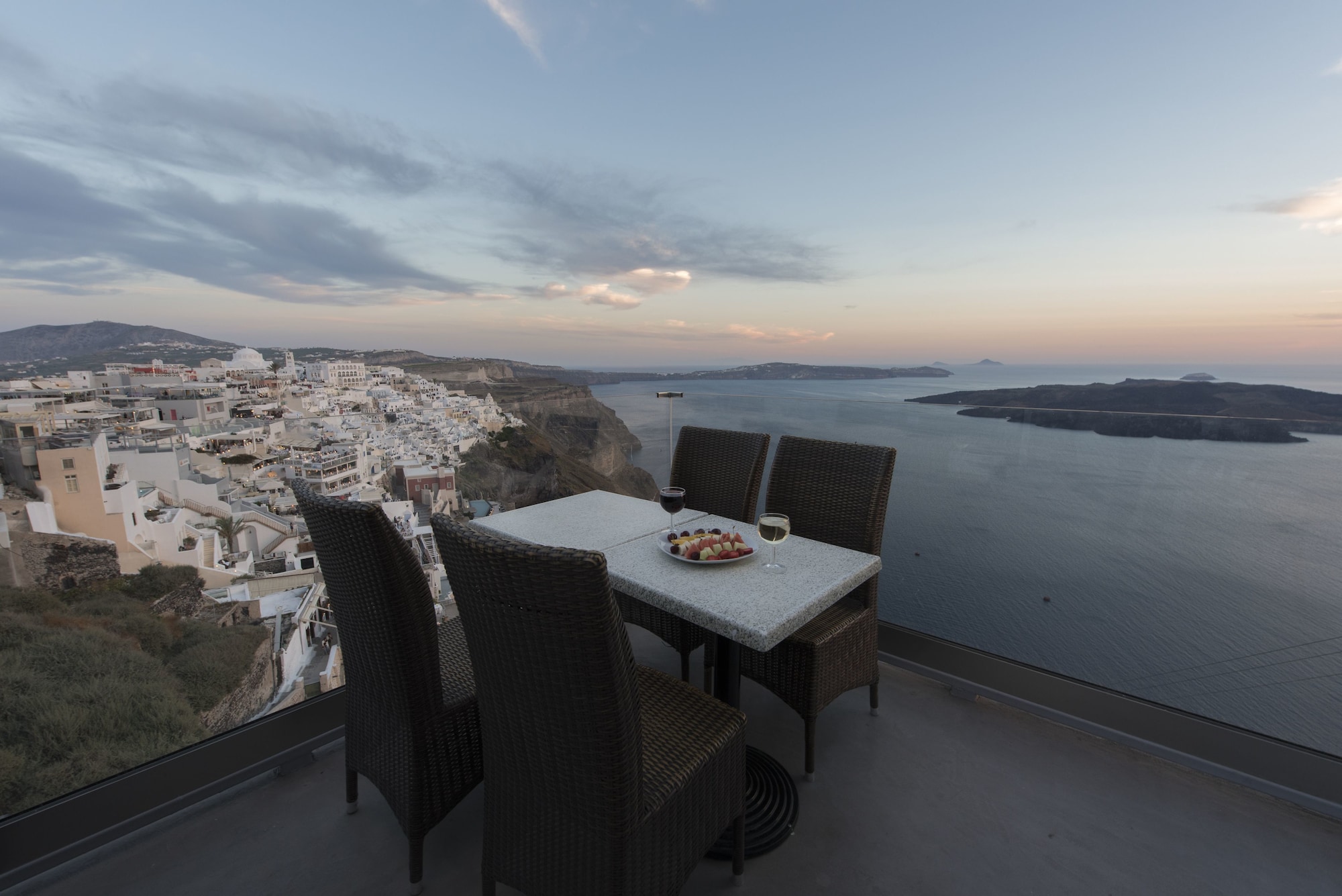 Kastro Suites