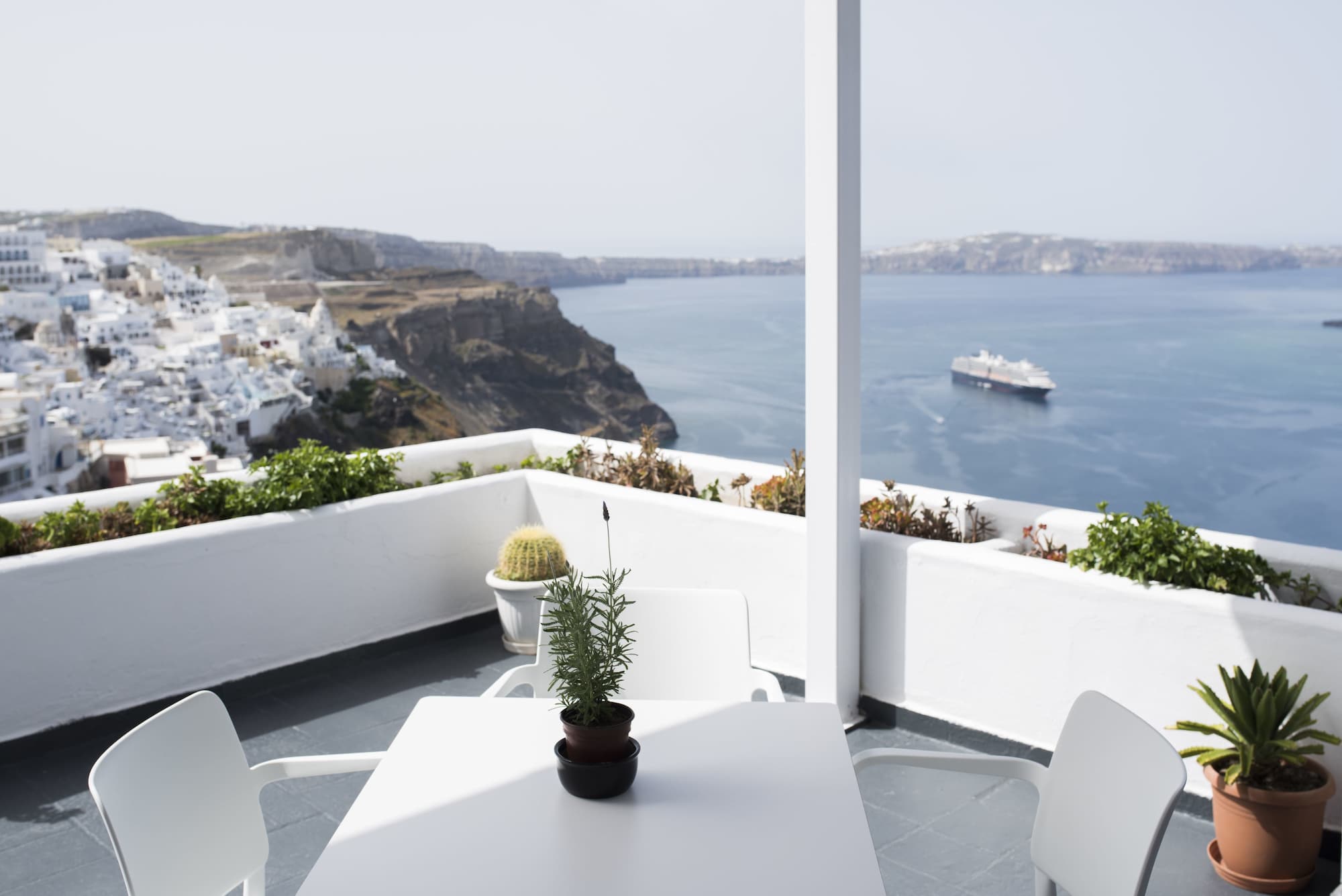 Kastro Suites