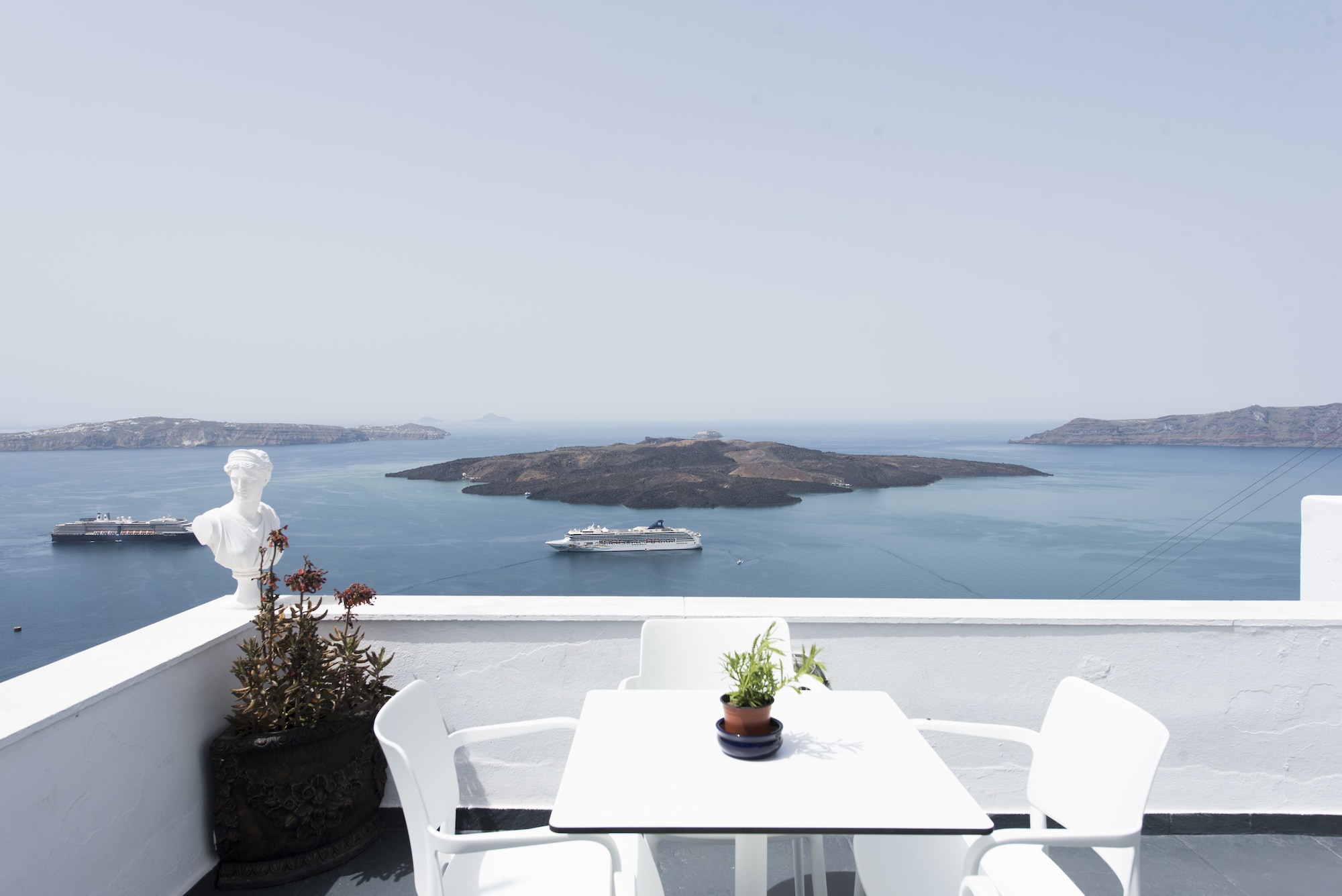 Kastro Suites