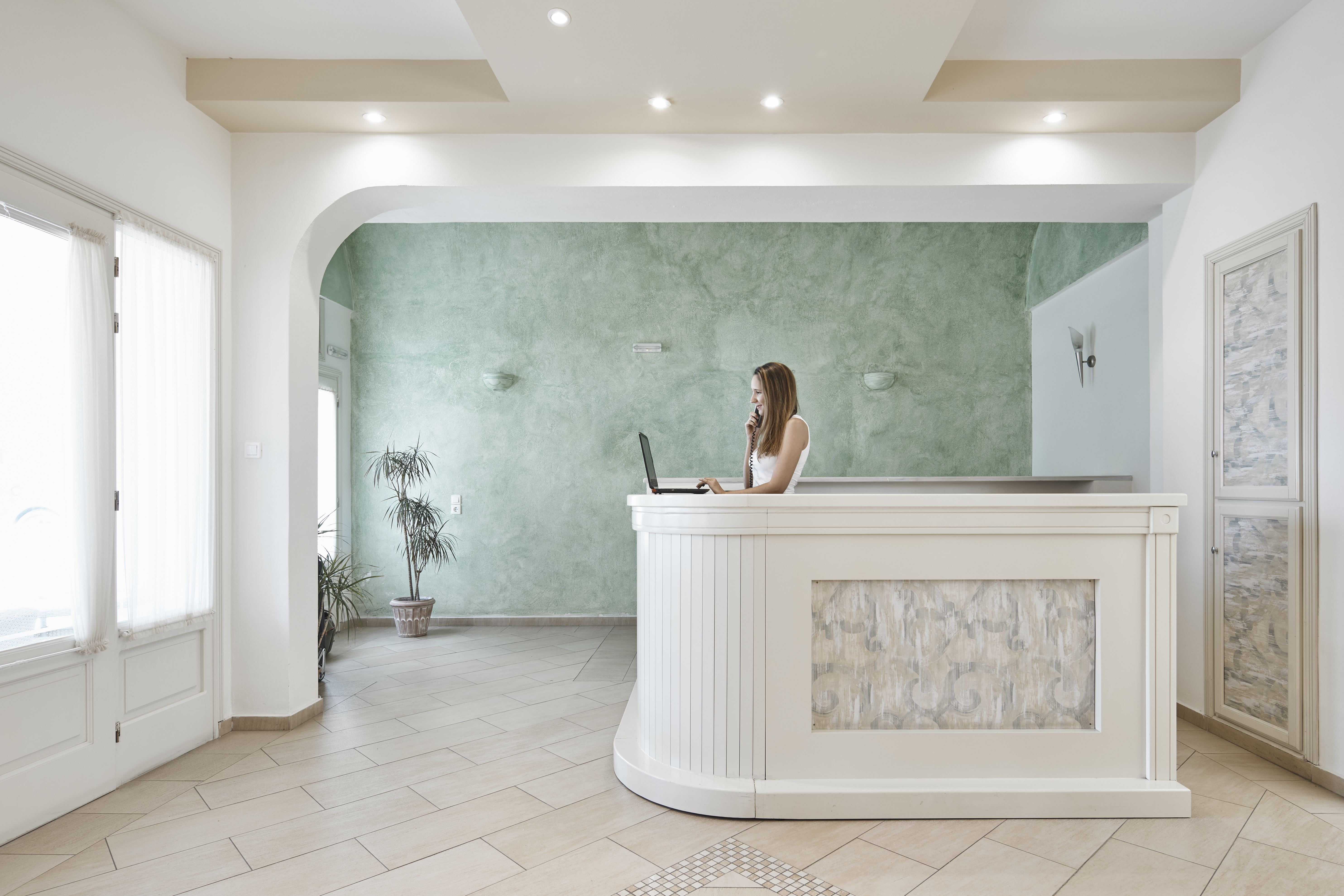 Nissos Thira Hotel