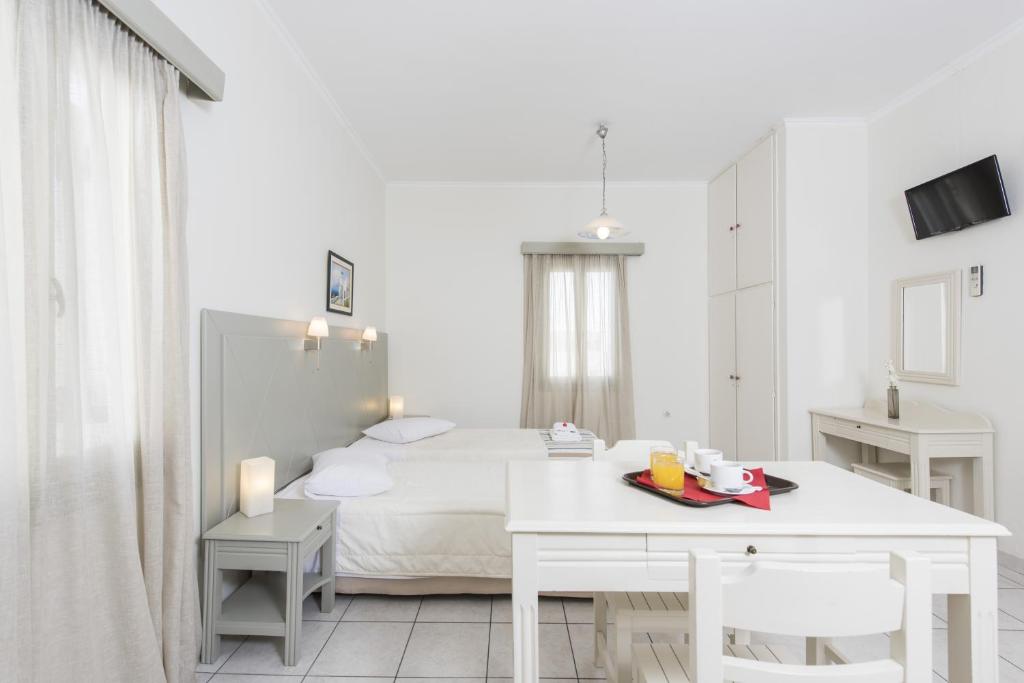 Nissos Thira Hotel