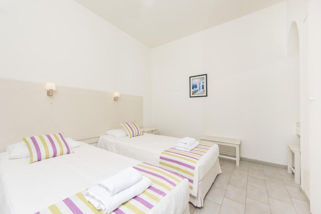 Nissos Thira Hotel