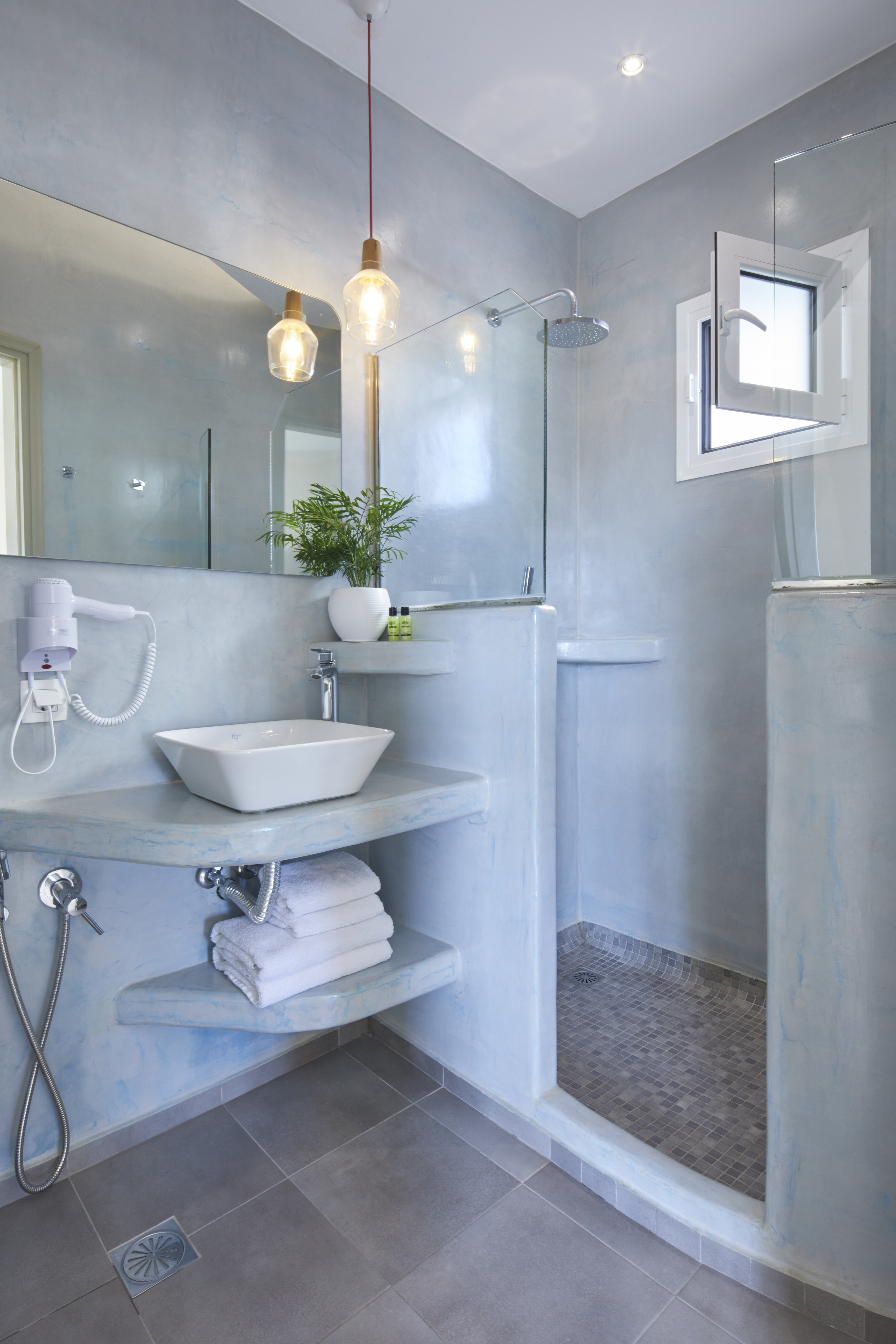 Nissos Thira Hotel