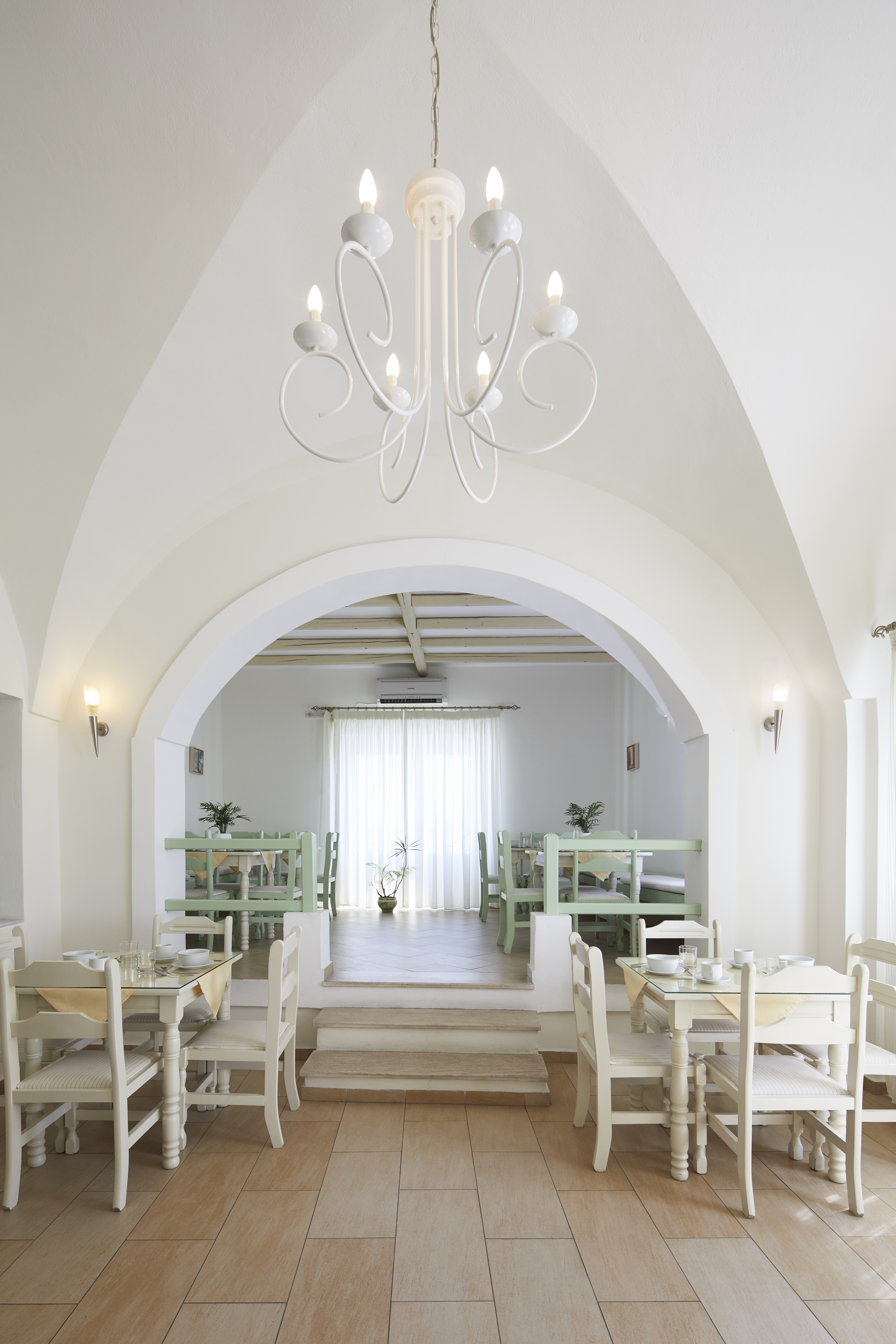 Nissos Thira Hotel