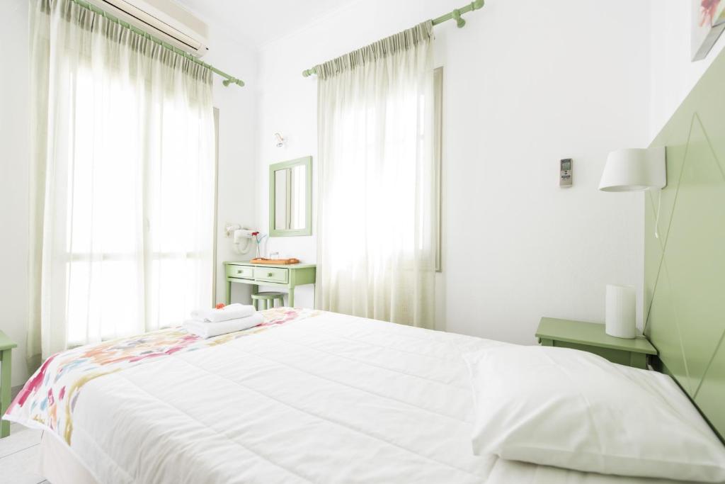 Nissos Thira Hotel
