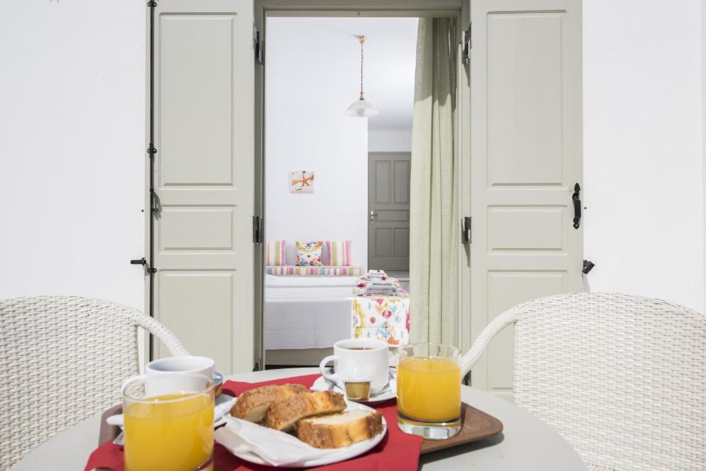 Nissos Thira Hotel