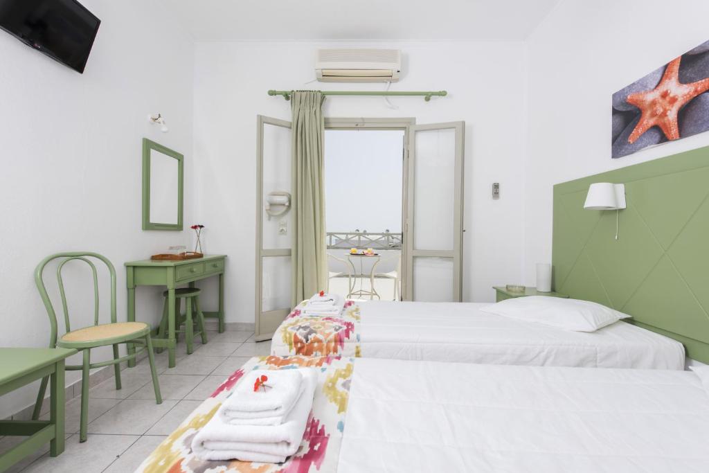 Nissos Thira Hotel