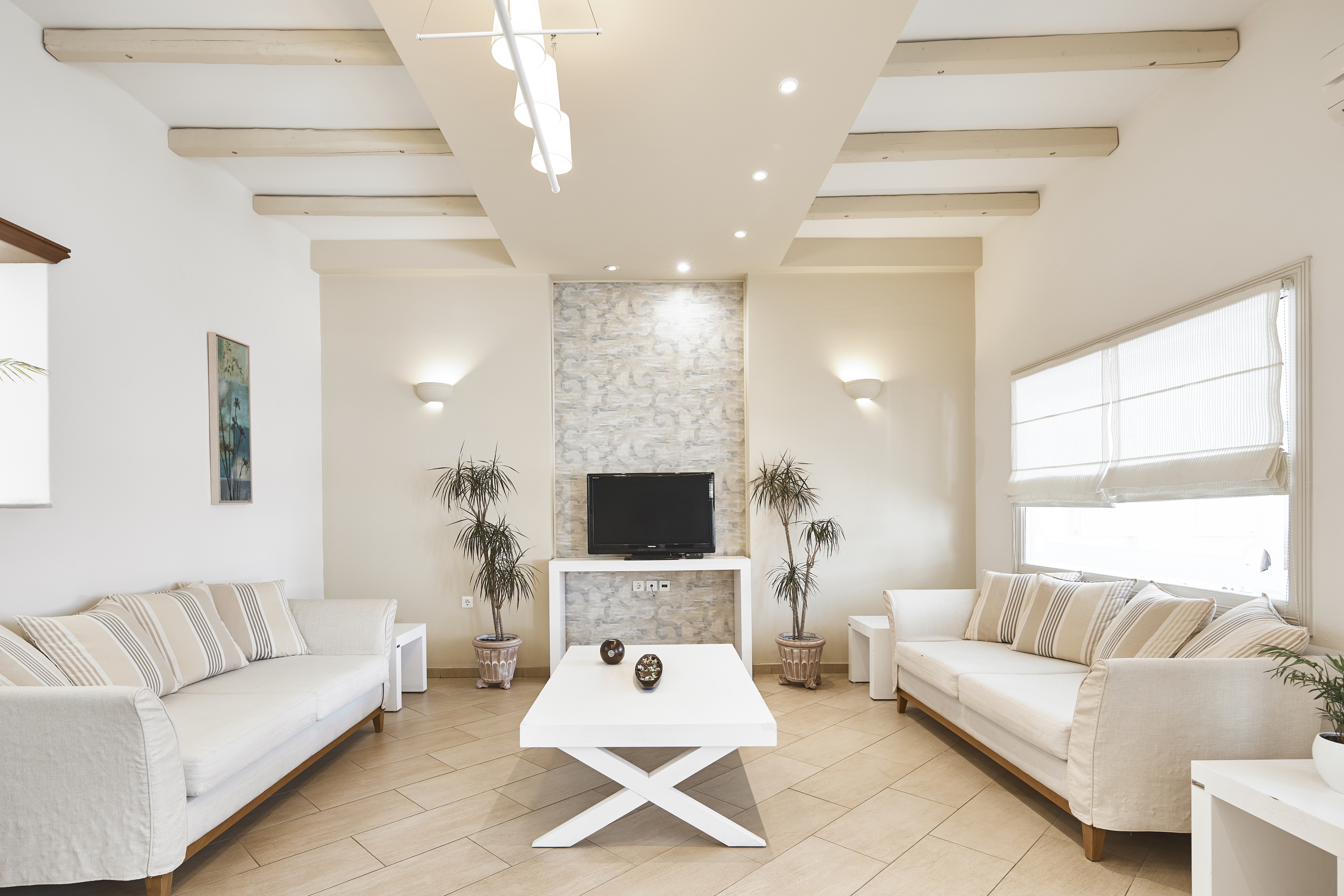 Nissos Thira Hotel