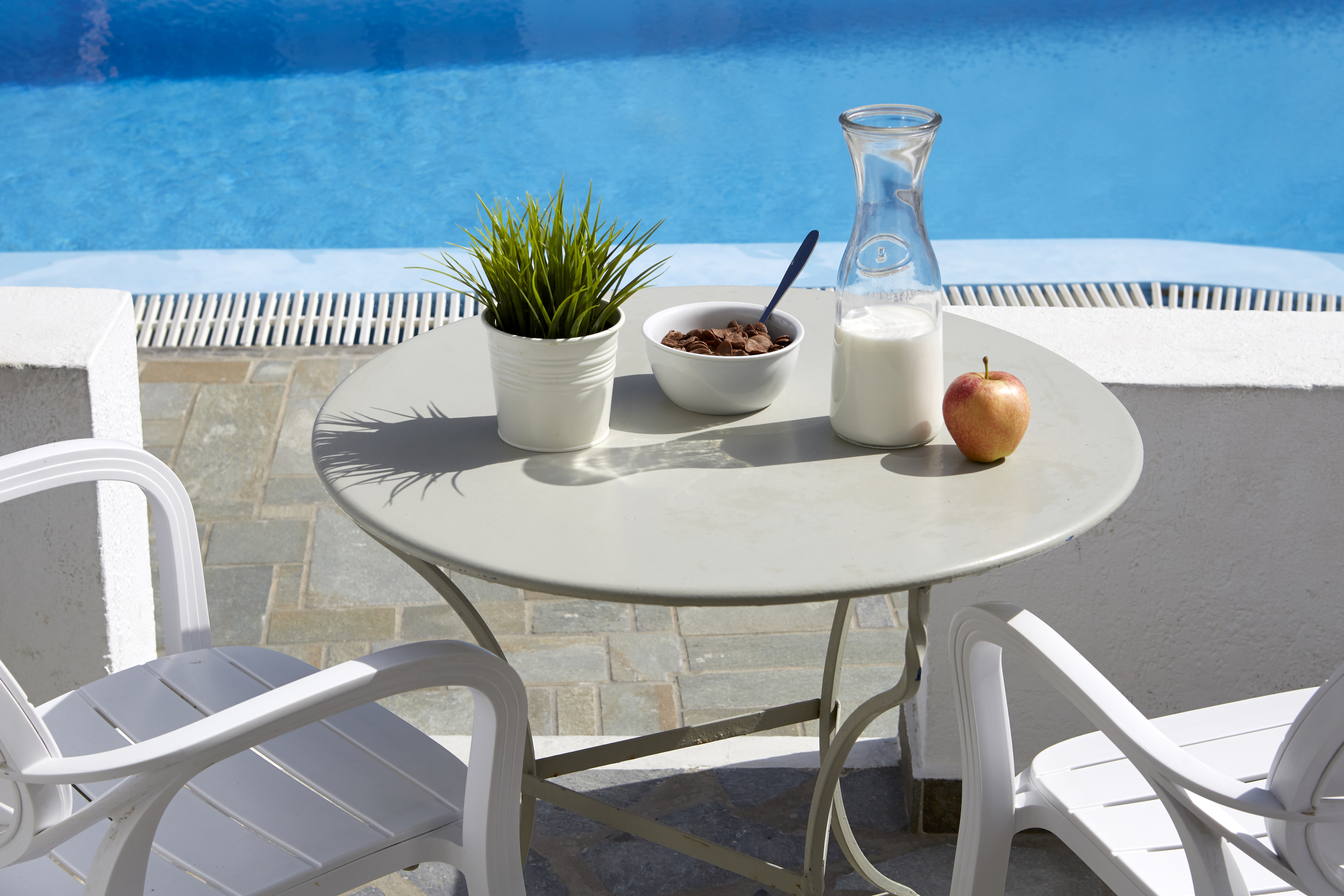 Nissos Thira Hotel