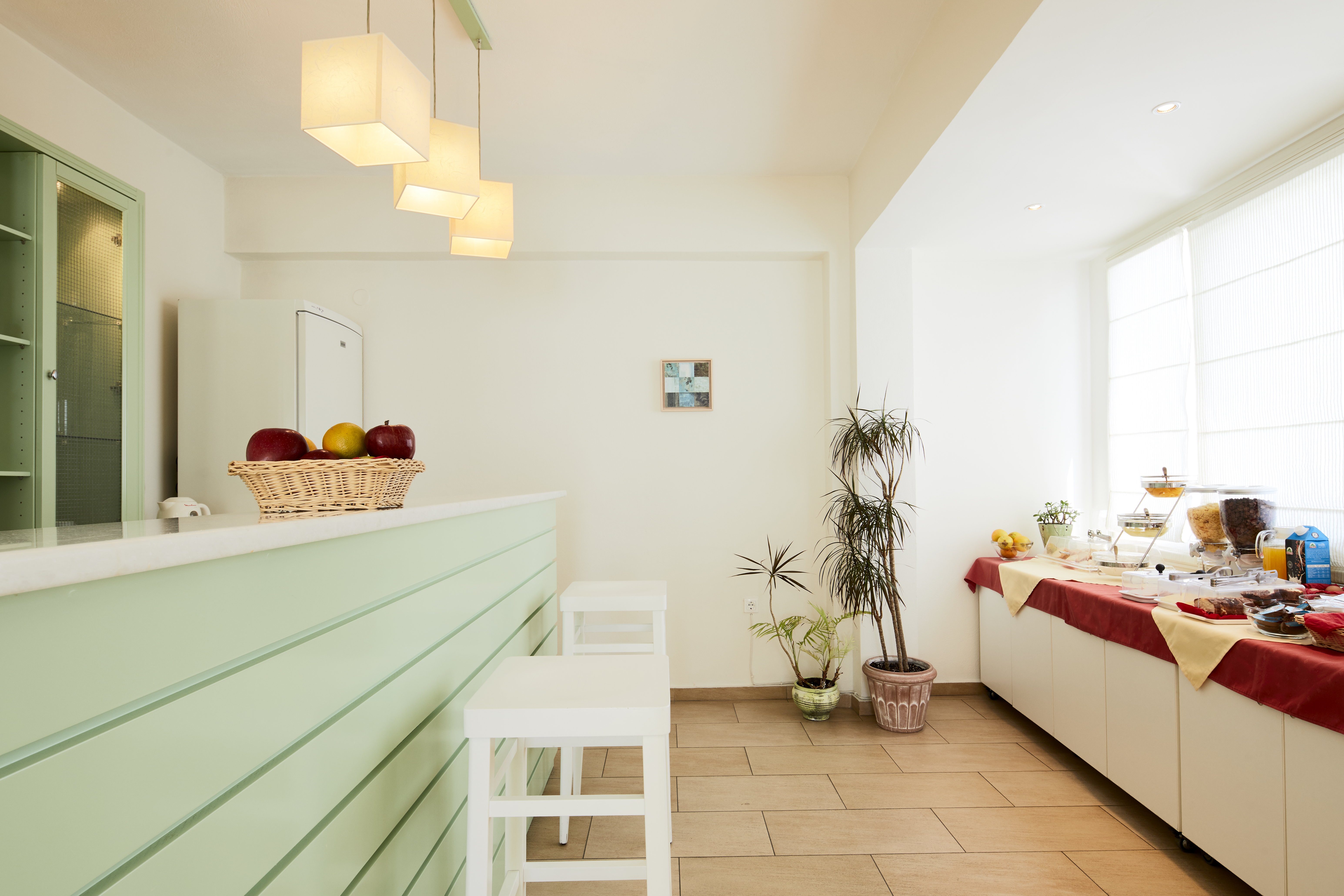 Nissos Thira Hotel