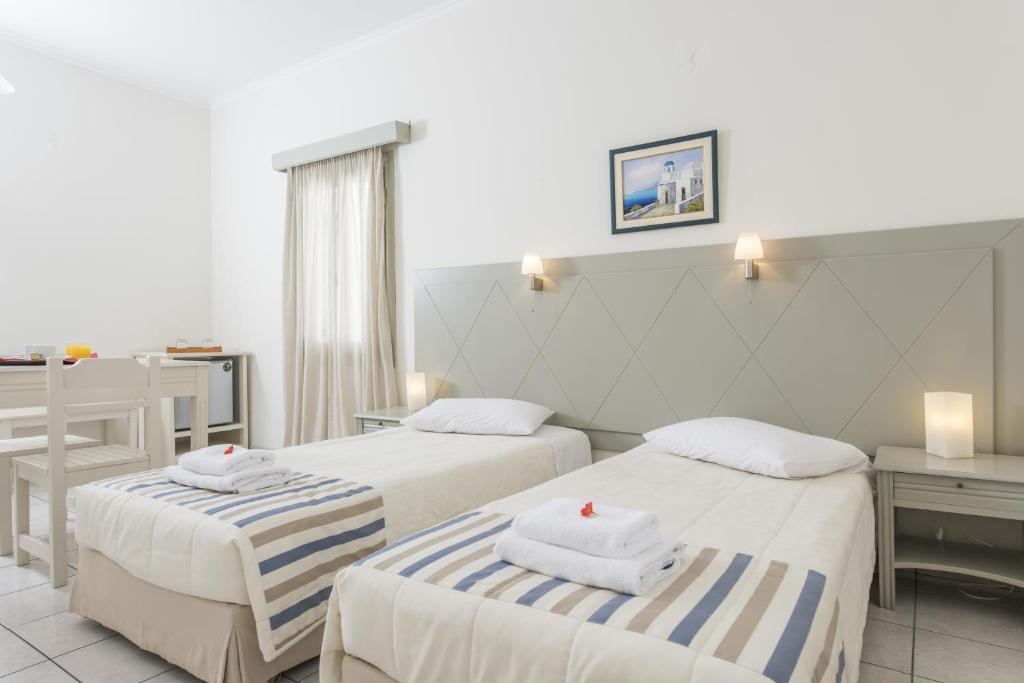 Nissos Thira Hotel