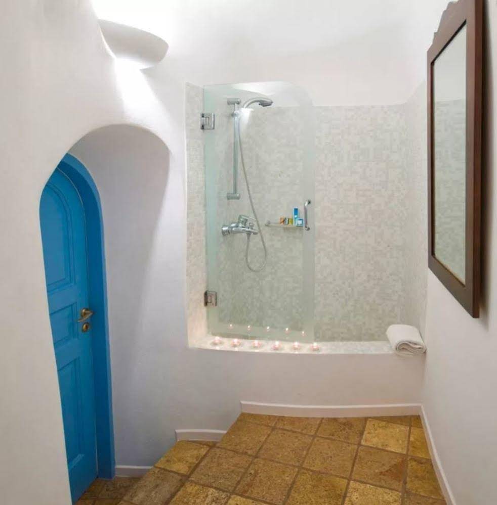 Pantelia Suites