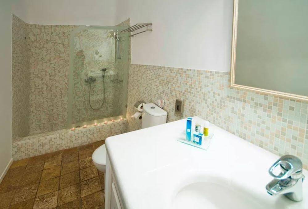 Pantelia Suites