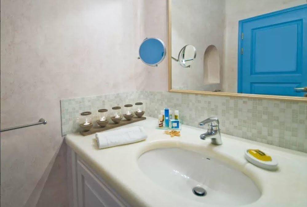 Pantelia Suites