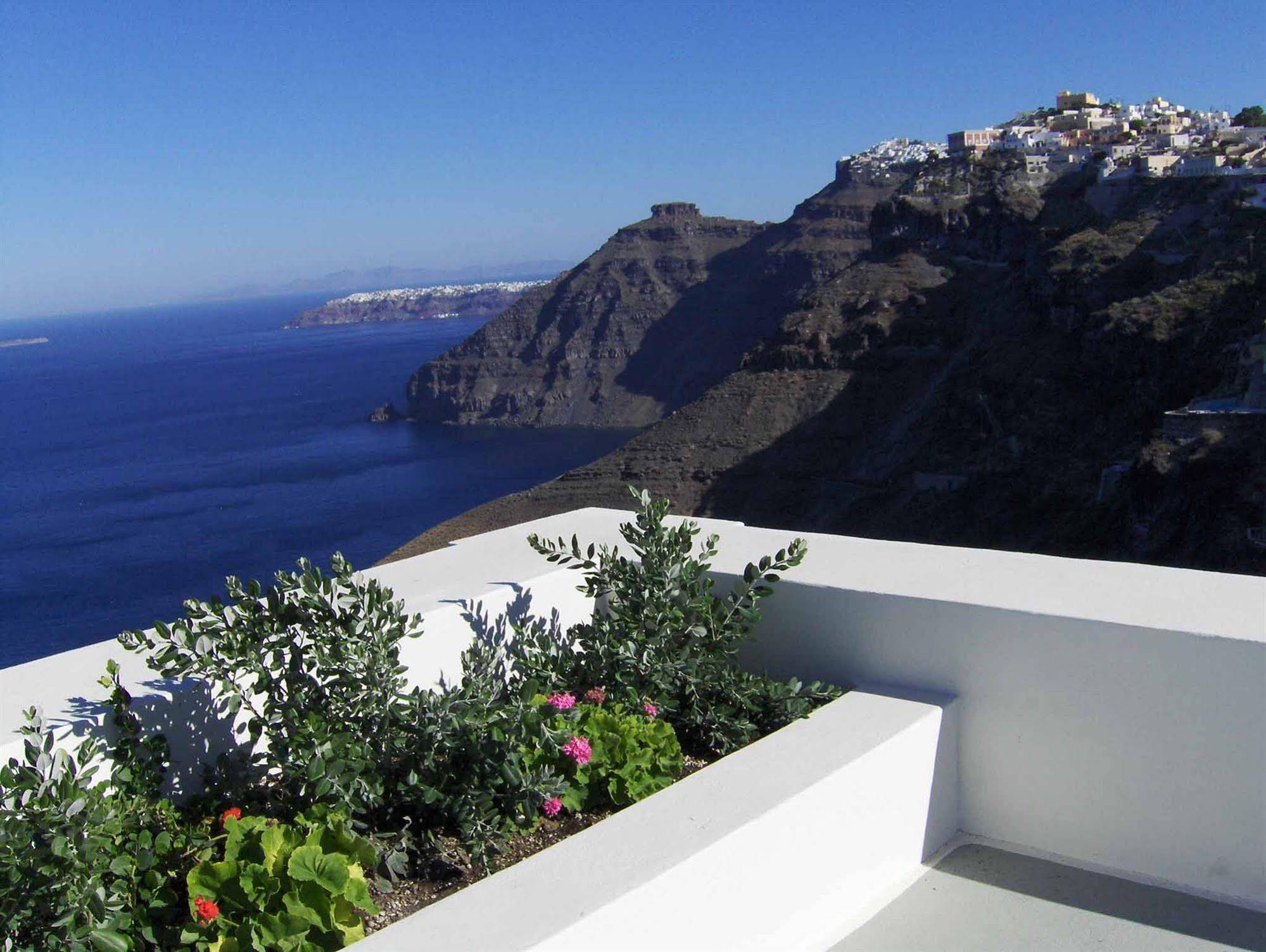 Pantelia Suites