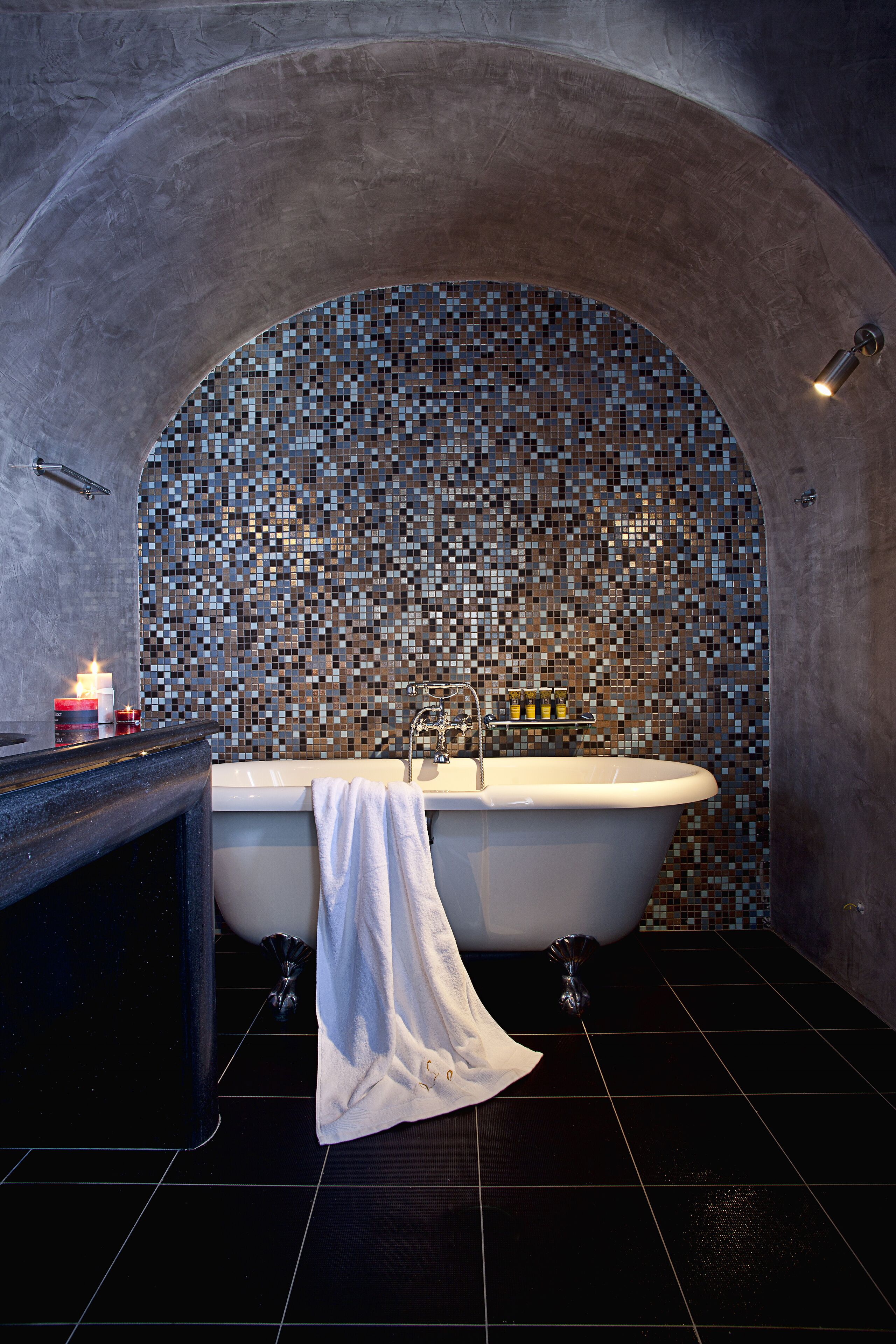 Petit Palace Suites