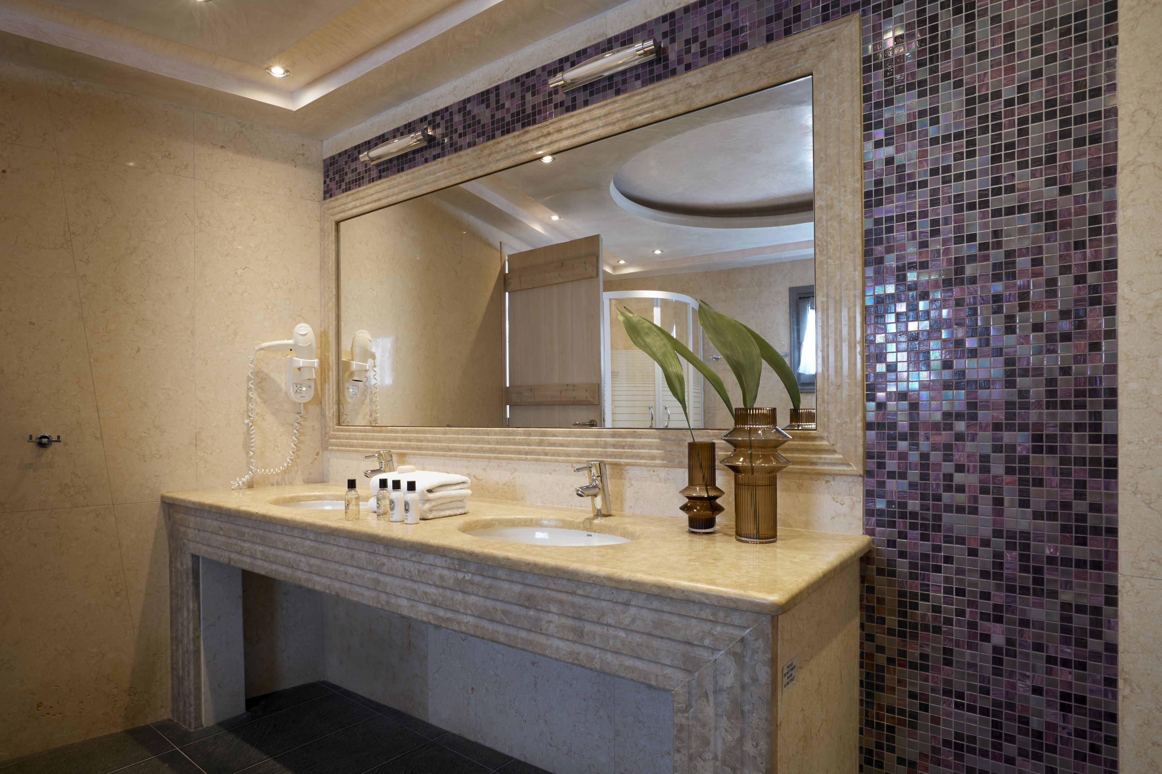 Petit Palace Suites