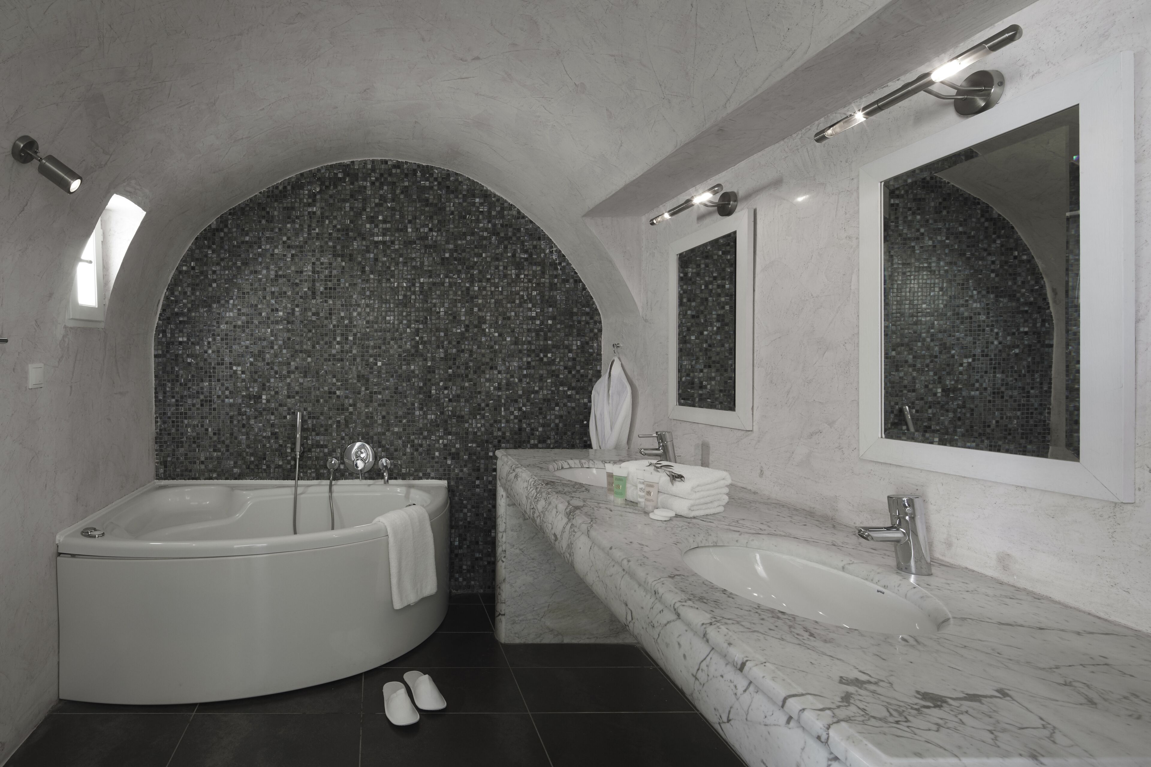 Petit Palace Suites