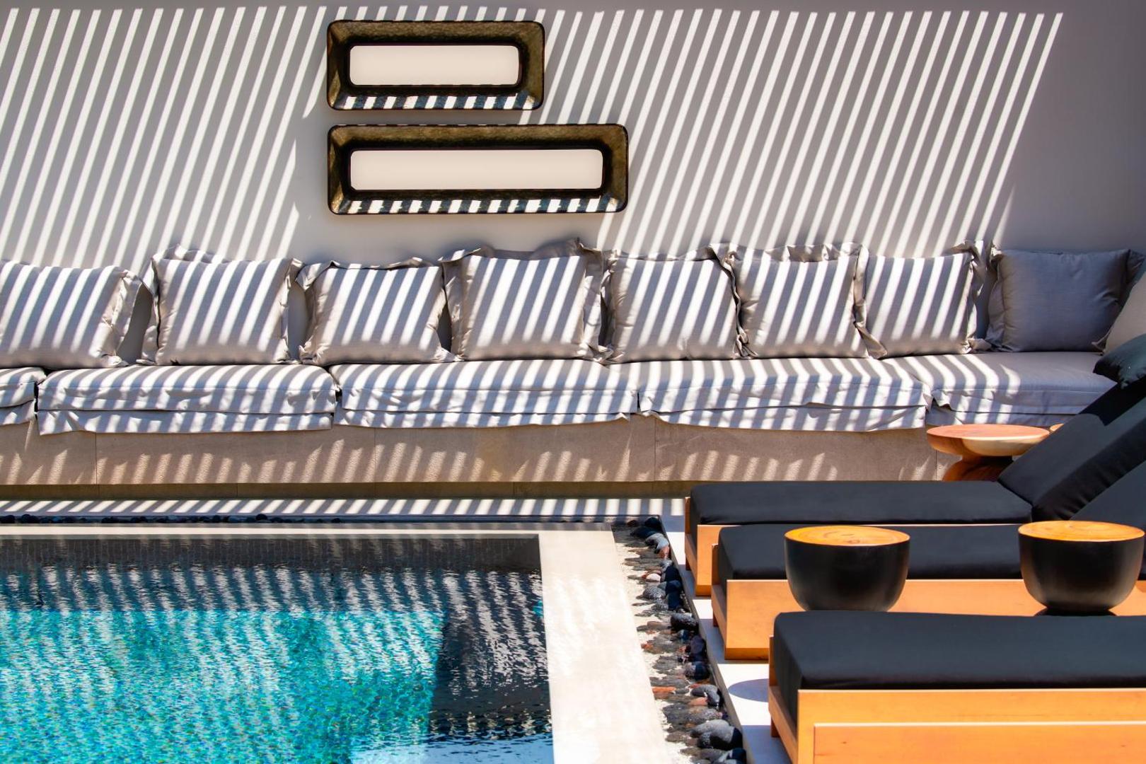 Uma Ray Suites