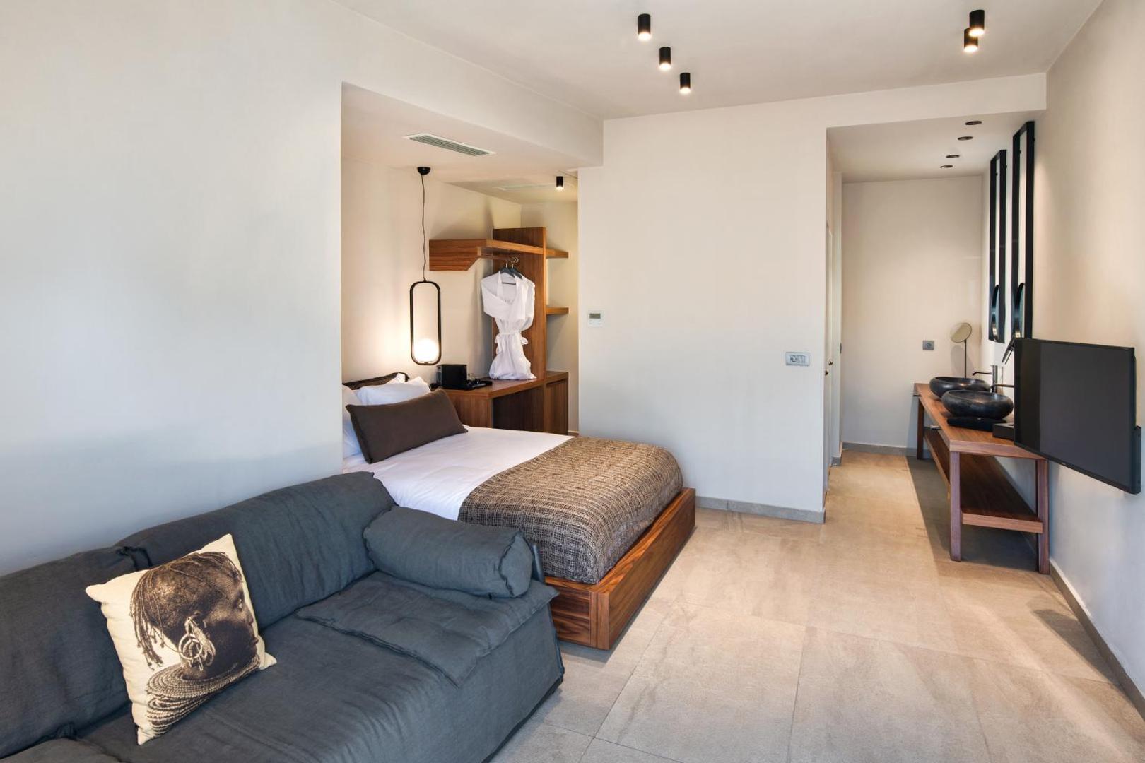Uma Ray Suites