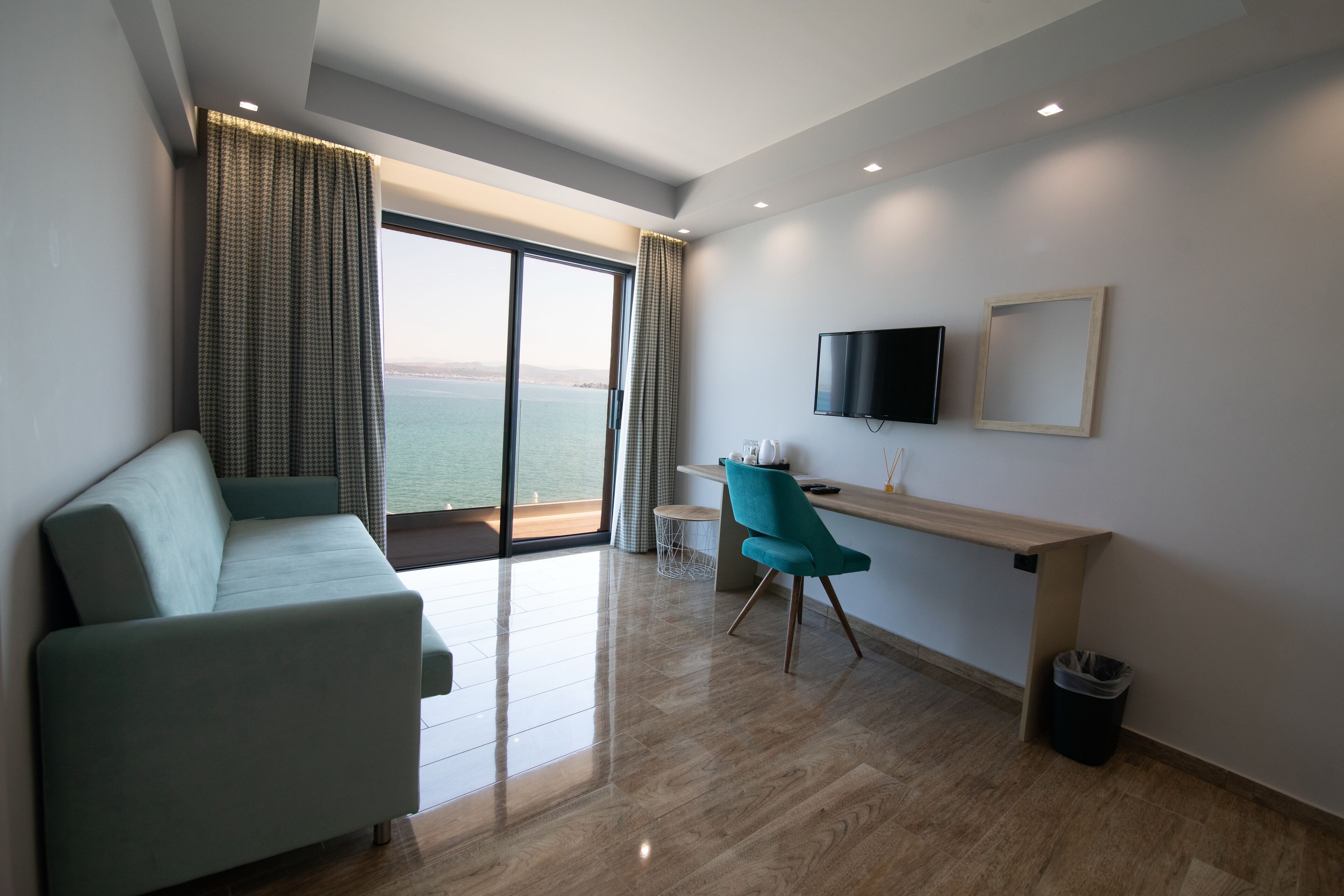 Aianteion Bay Luxury Hotel & Suites
