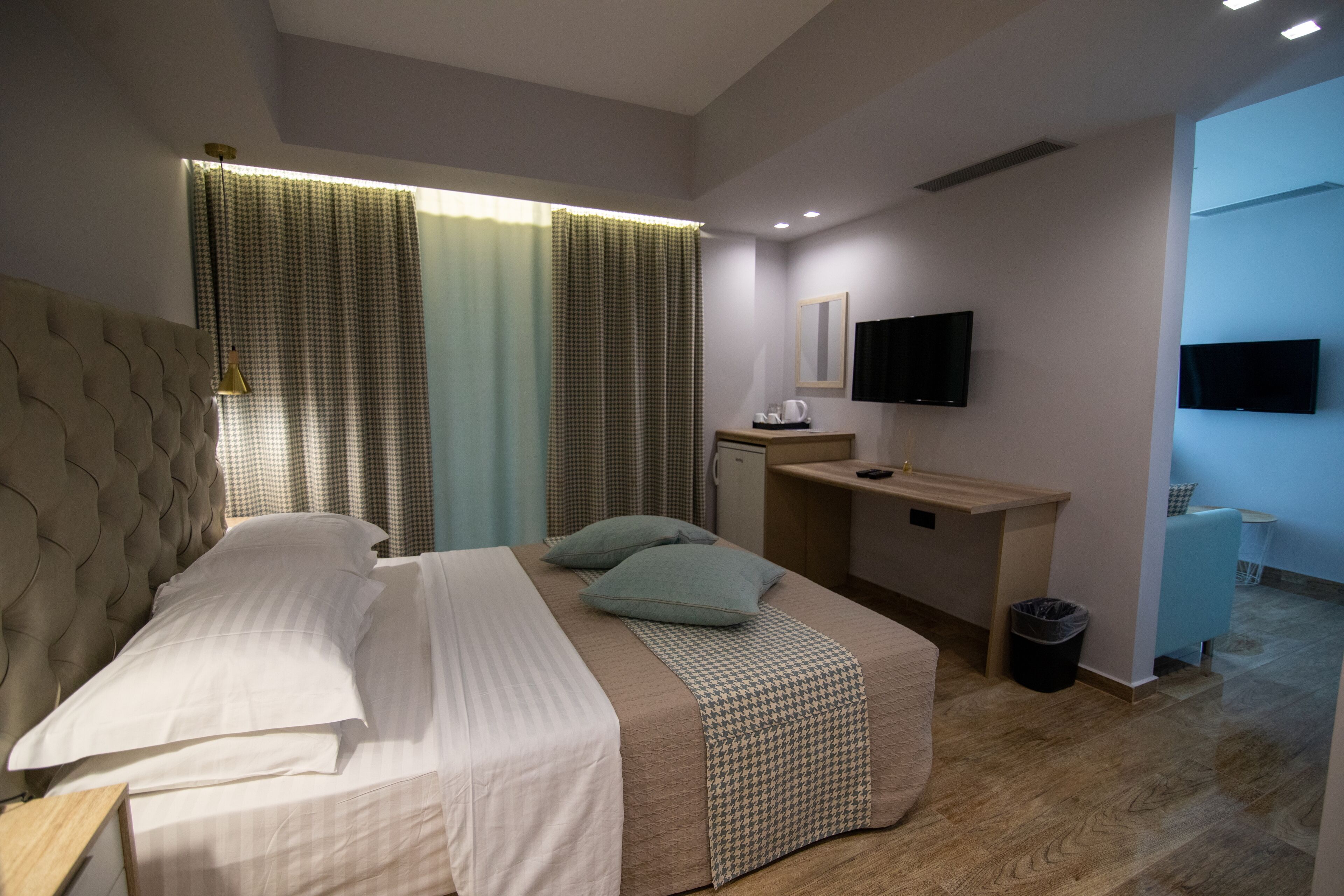 Aianteion Bay Luxury Hotel & Suites