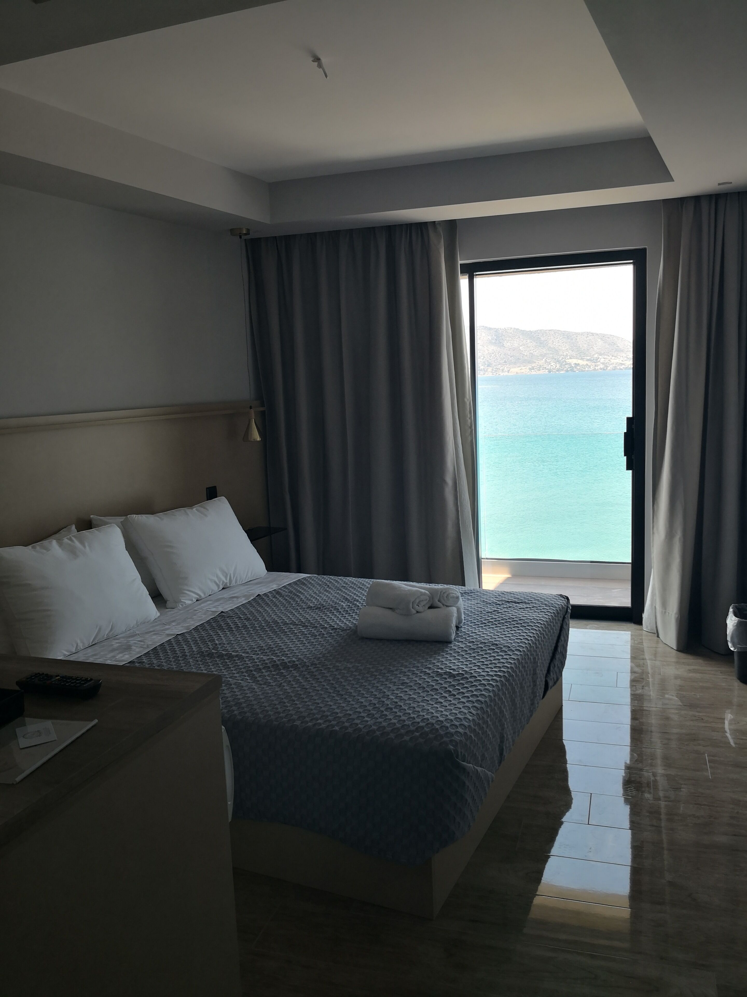 Aianteion Bay Luxury Hotel & Suites