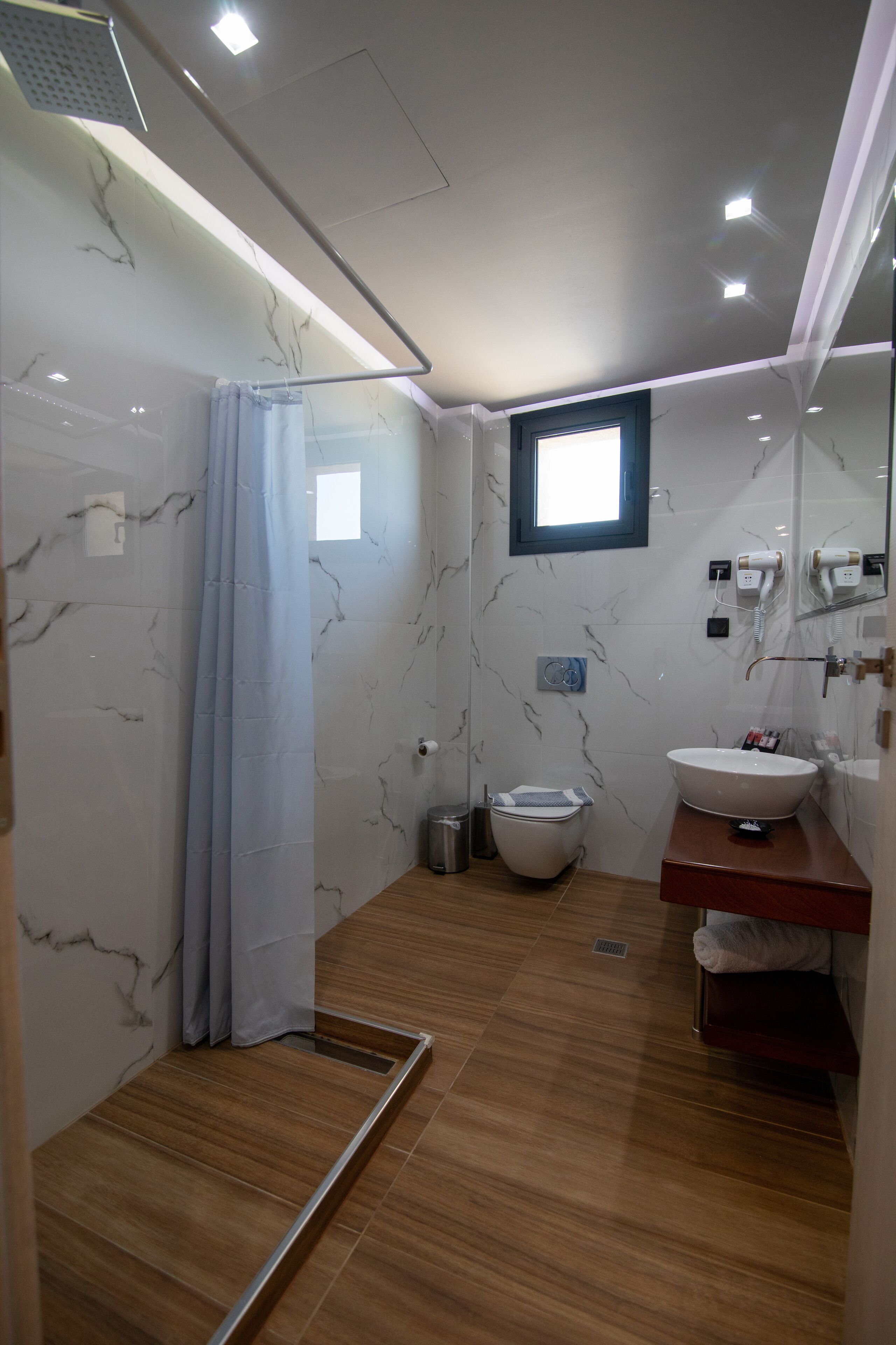 Aianteion Bay Luxury Hotel & Suites