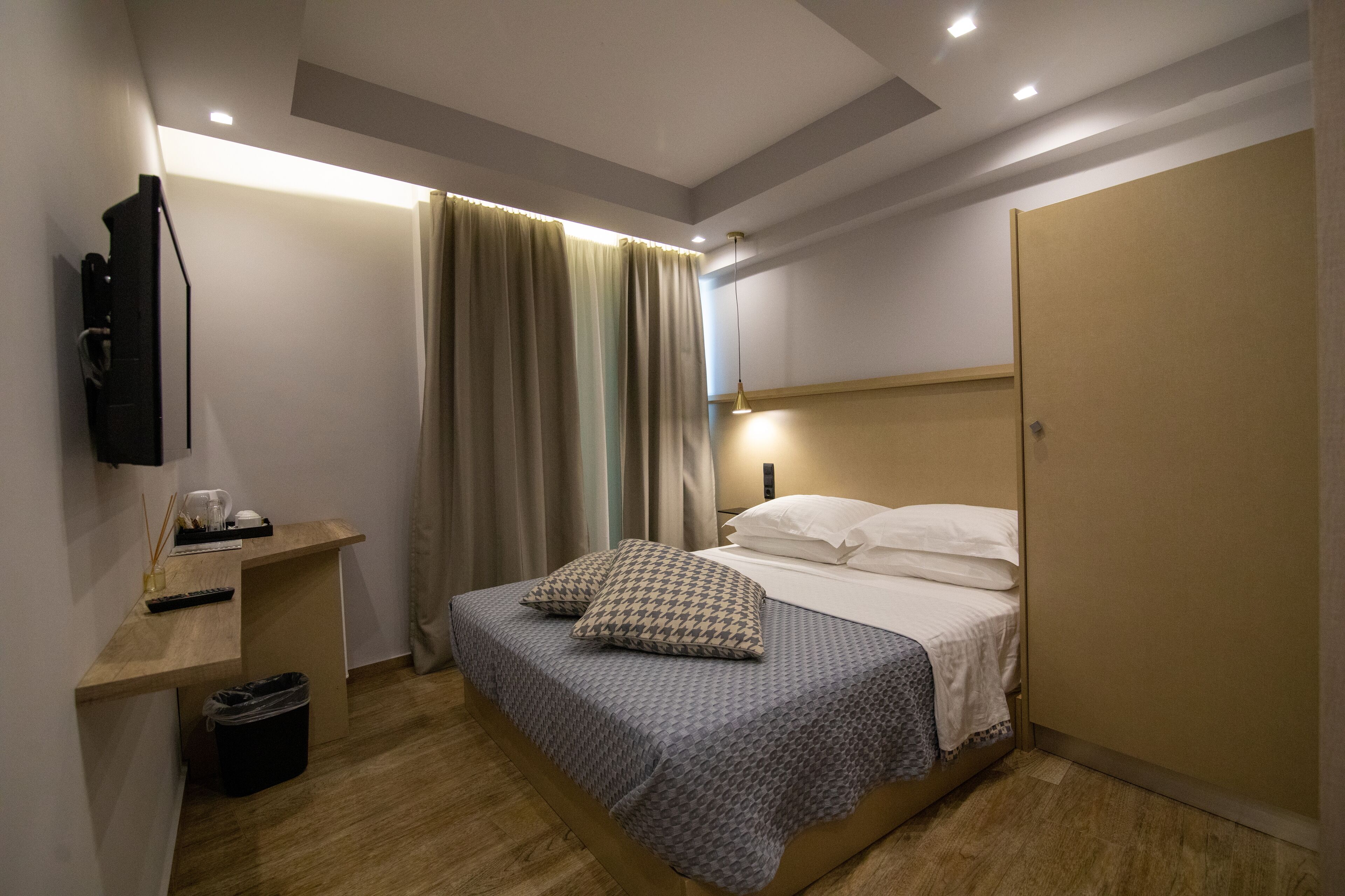 Aianteion Bay Luxury Hotel & Suites