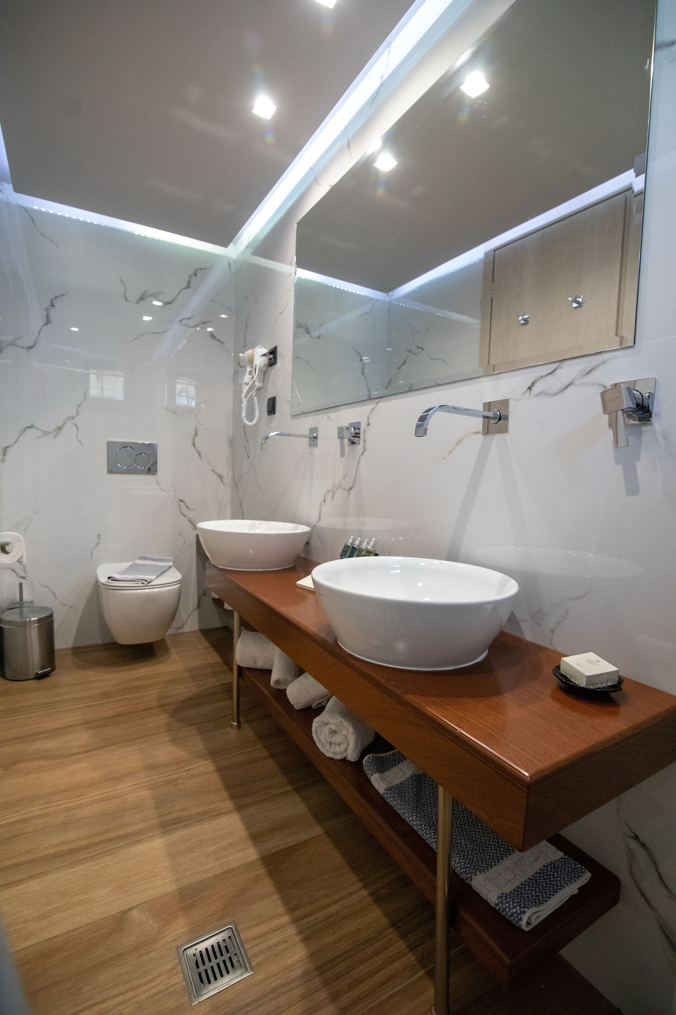Aianteion Bay Luxury Hotel & Suites