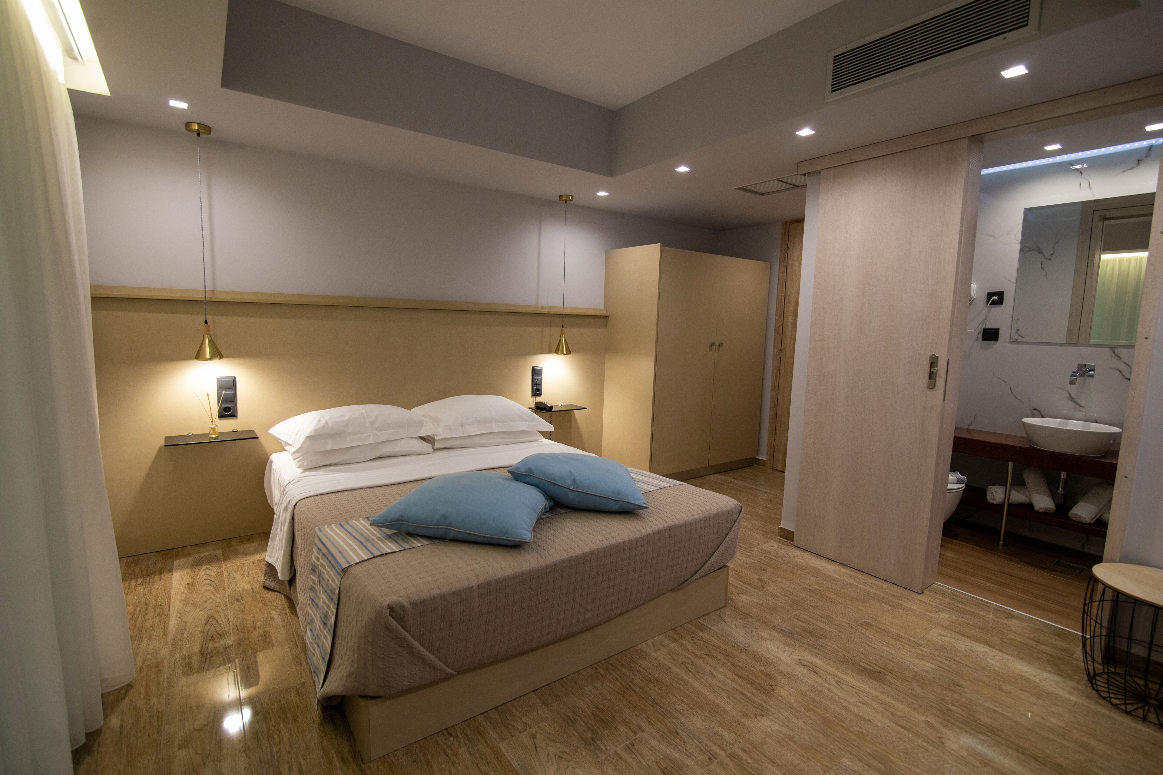 Aianteion Bay Luxury Hotel & Suites