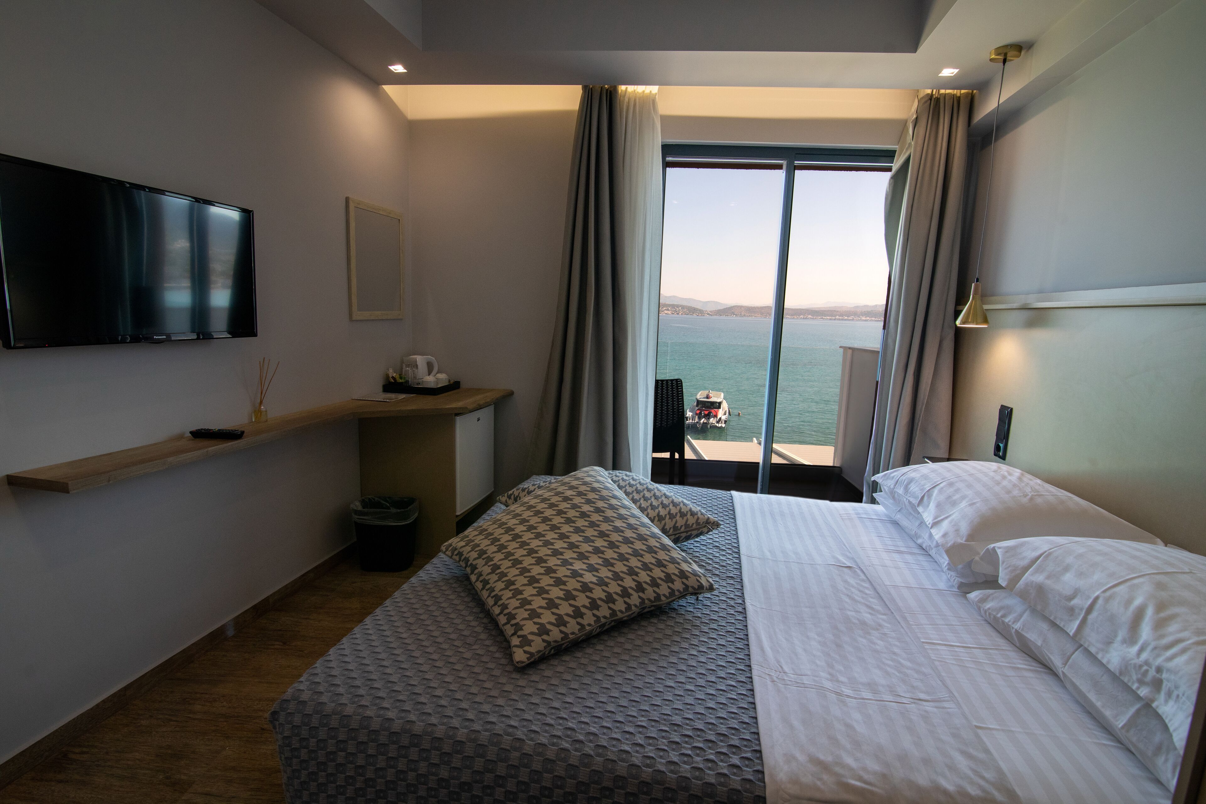 Aianteion Bay Luxury Hotel & Suites