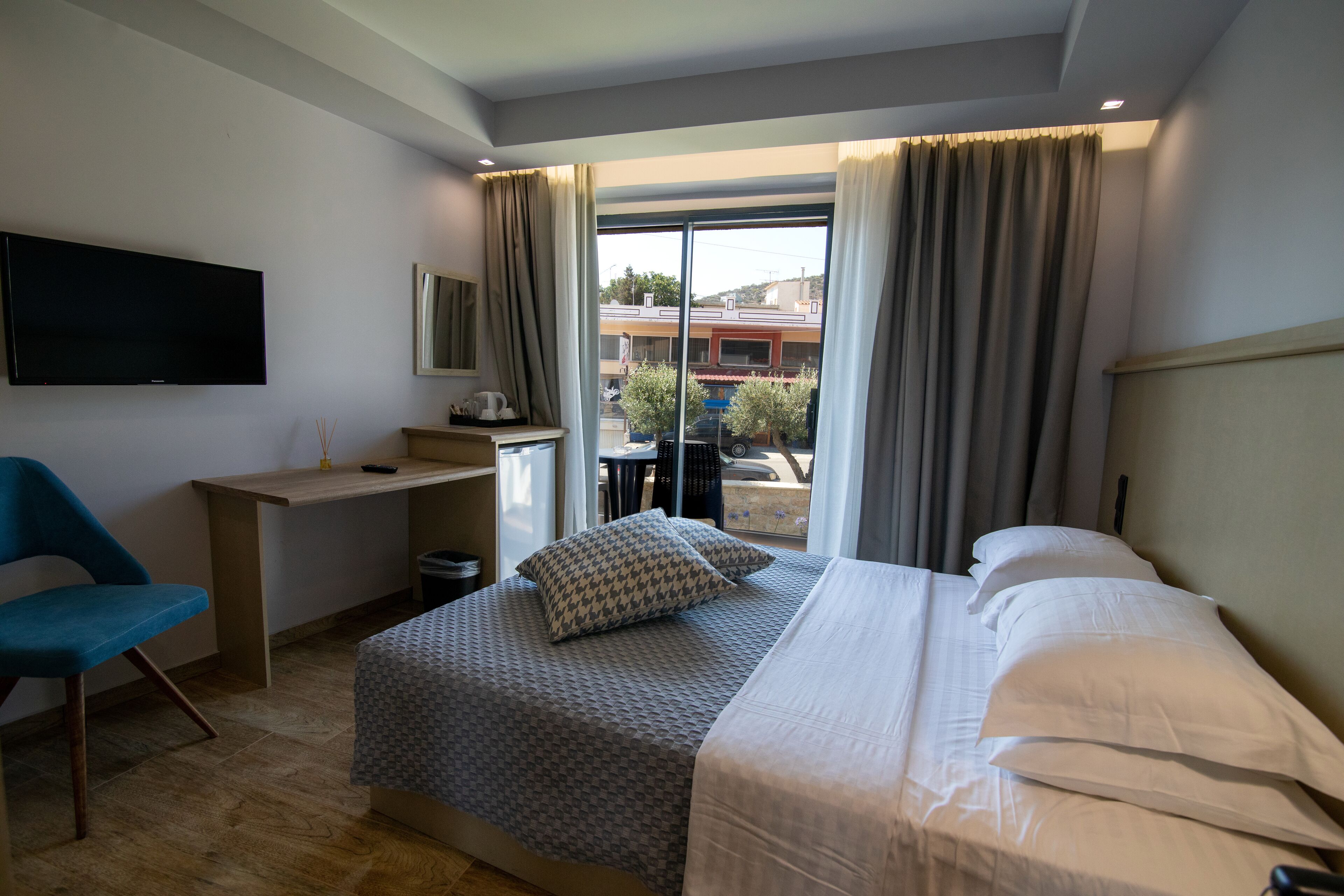 Aianteion Bay Luxury Hotel & Suites