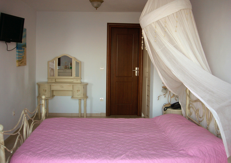 Loukia Apartments