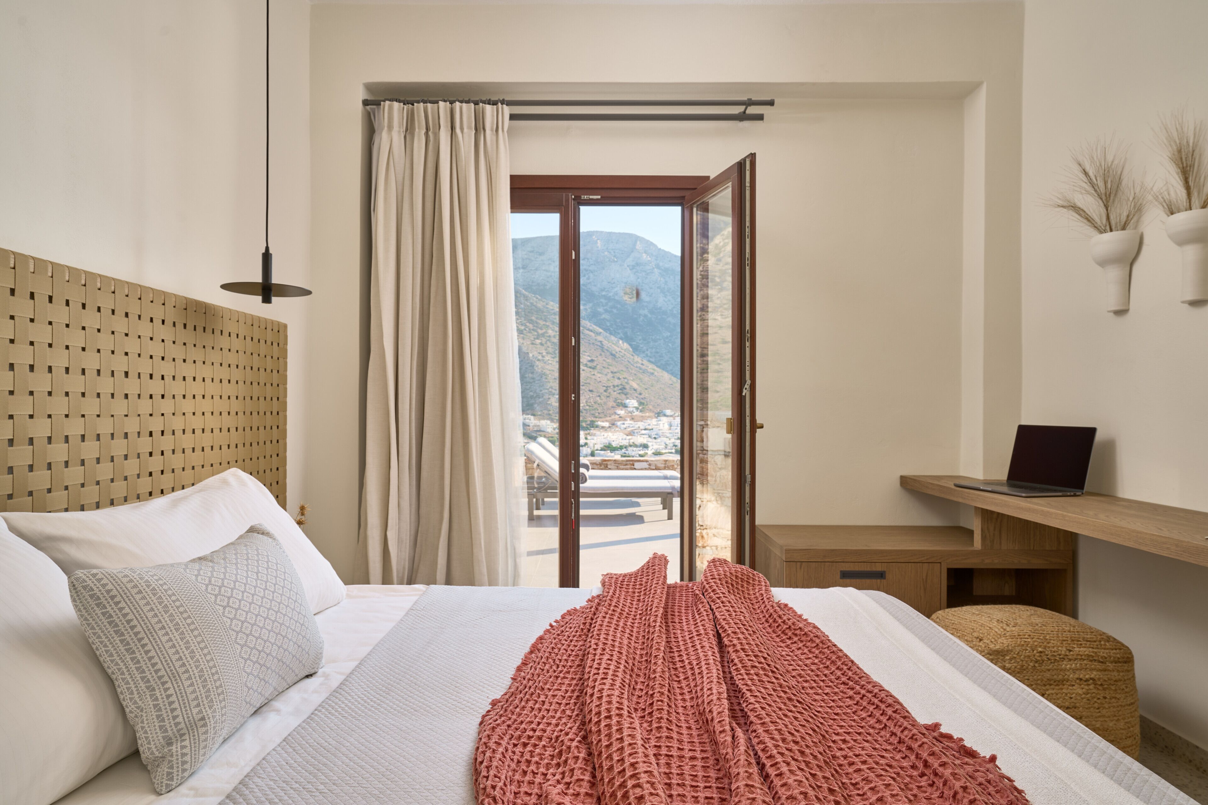 Voya Suites Sifnos