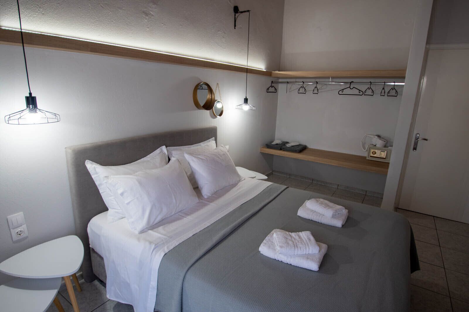 Avres Apartments