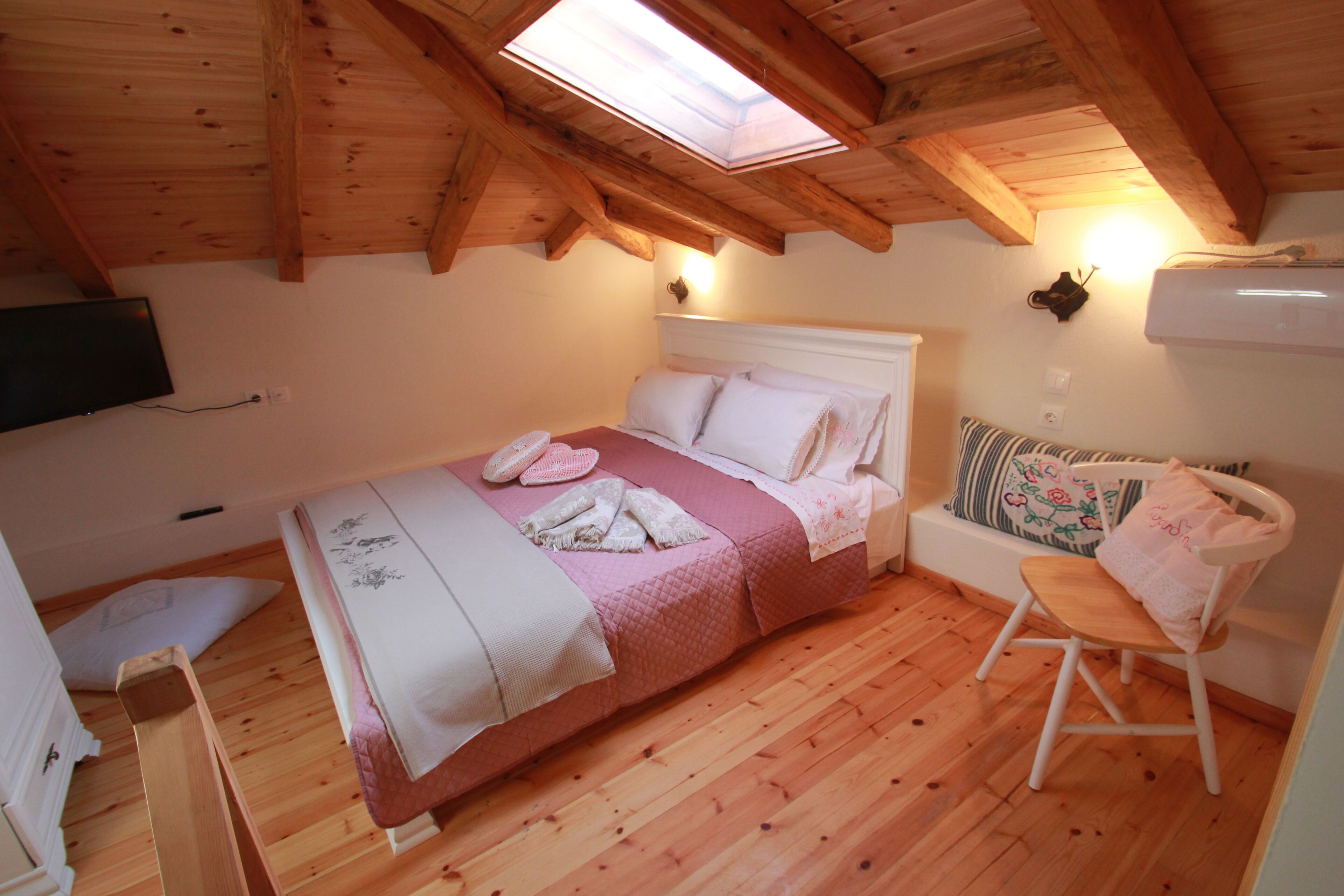 Orpheus And Eyrydice Boutique Apartments