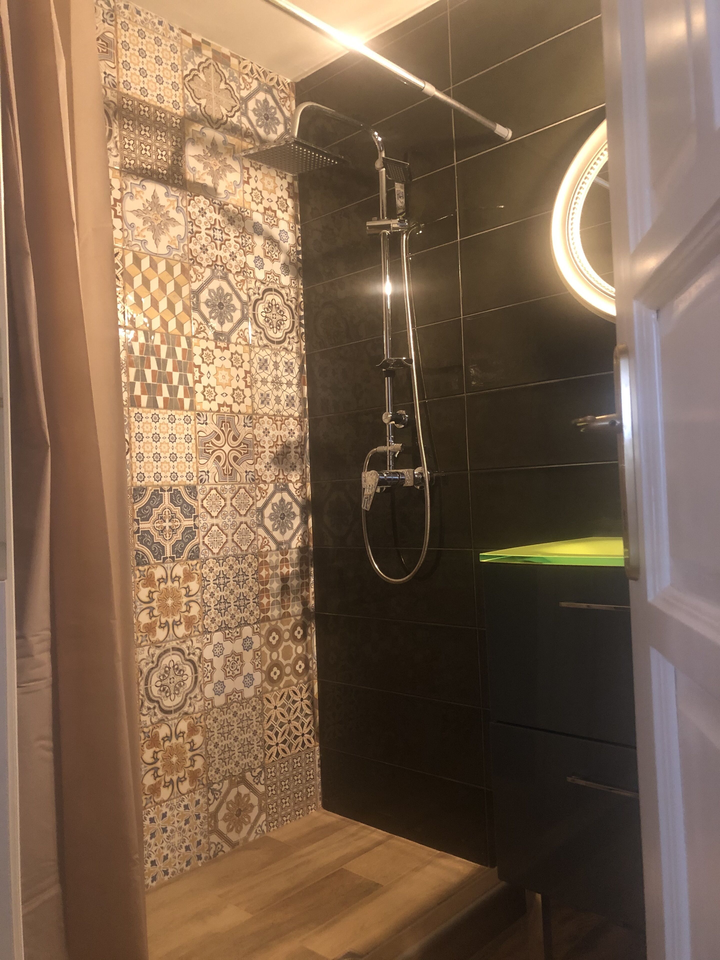 Orpheus And Eyrydice Boutique Apartments