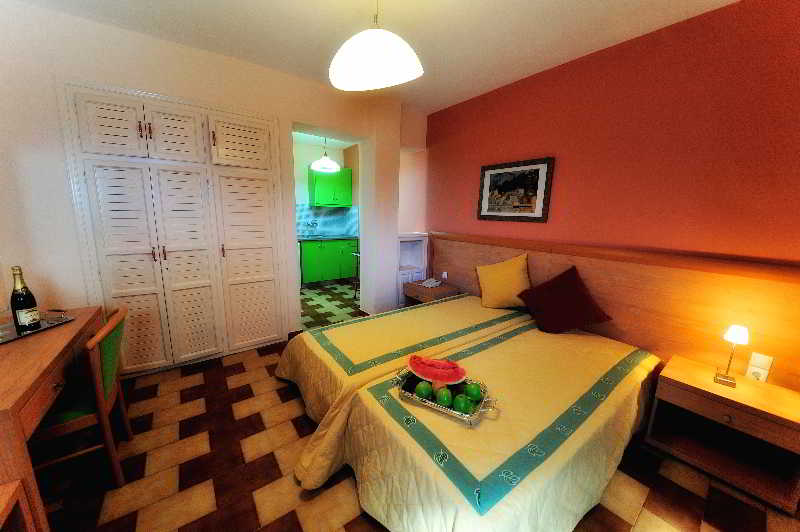 Vassilias Beach Hotel