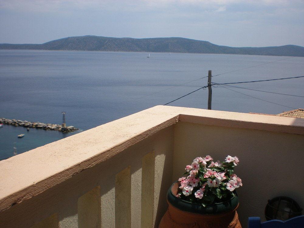 Agnanti Hotel