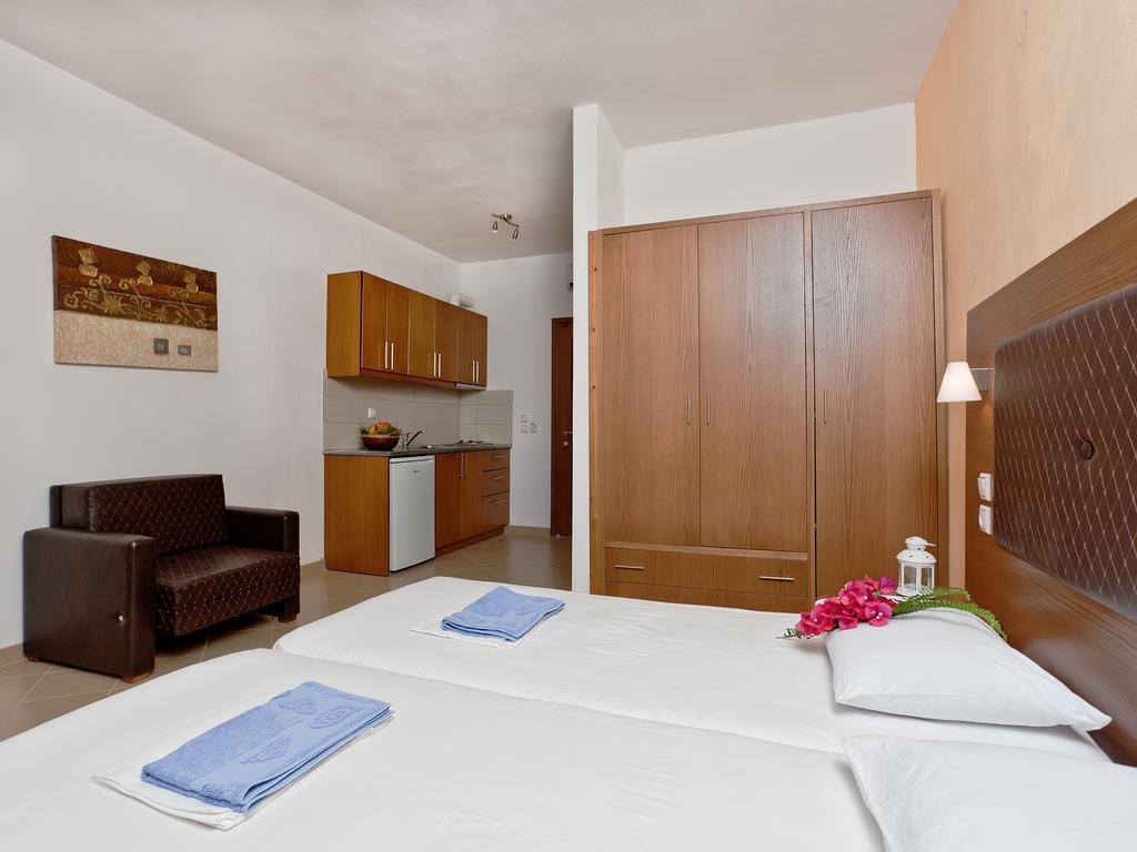 Evlalia Studios & Apartments