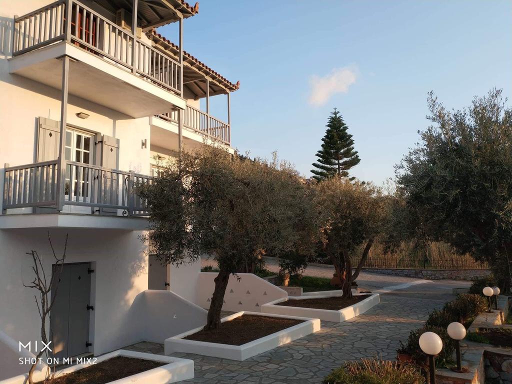 Evlalia Studios & Apartments