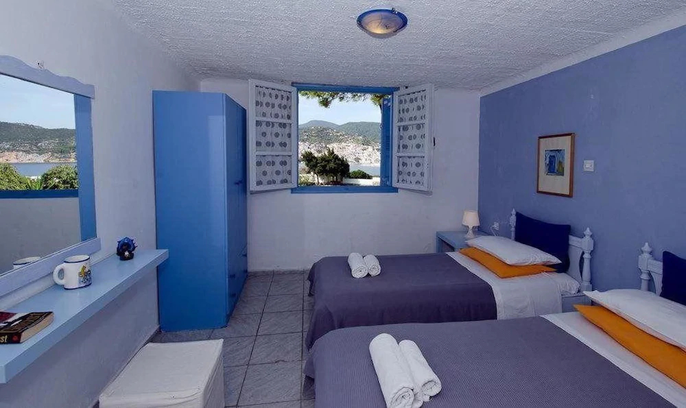 Karavos Apartments & Villa