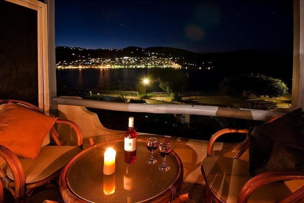 Karavos Apartments & Villa