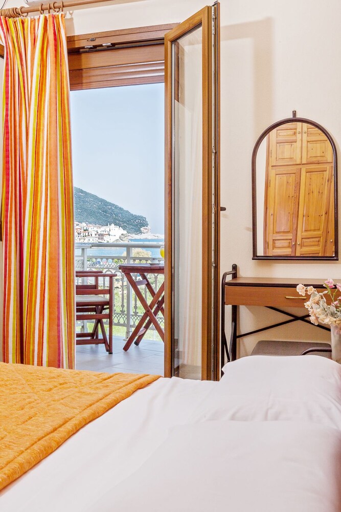 Mon Repos Rooms