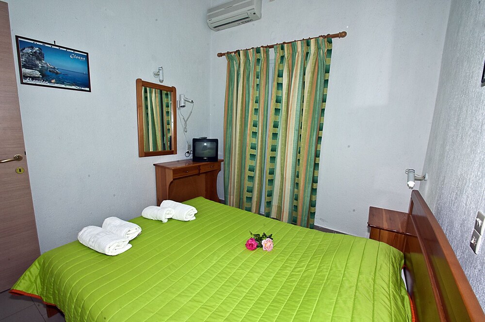 Pegasus Studios & Apartments
