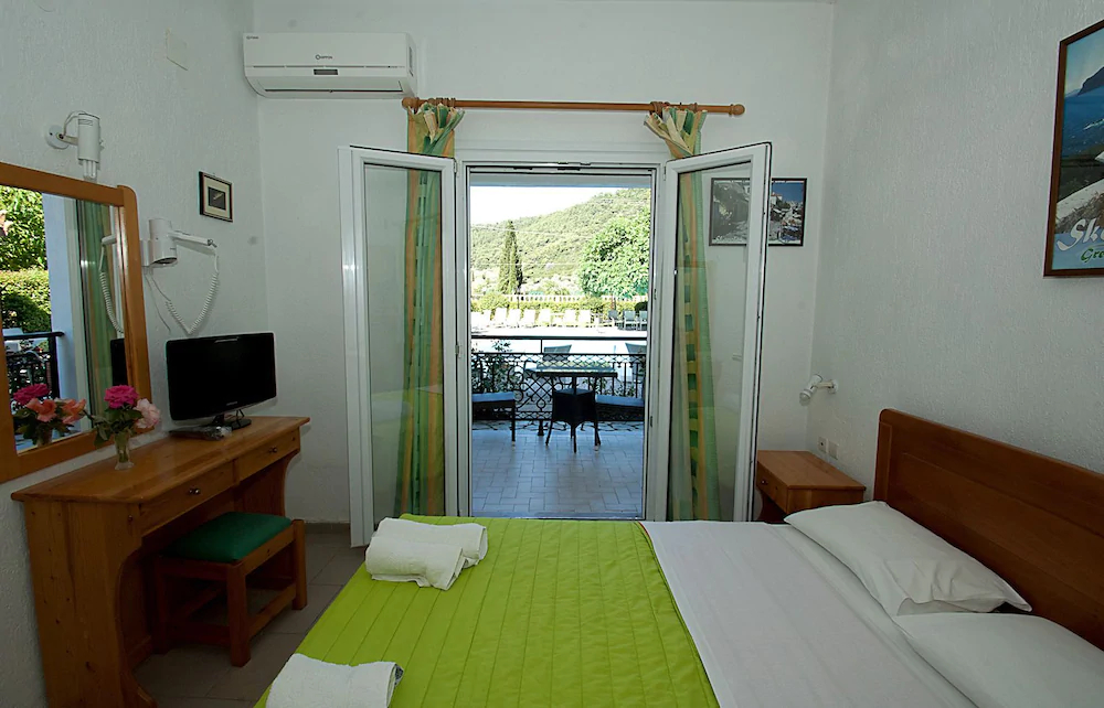Pegasus Studios & Apartments